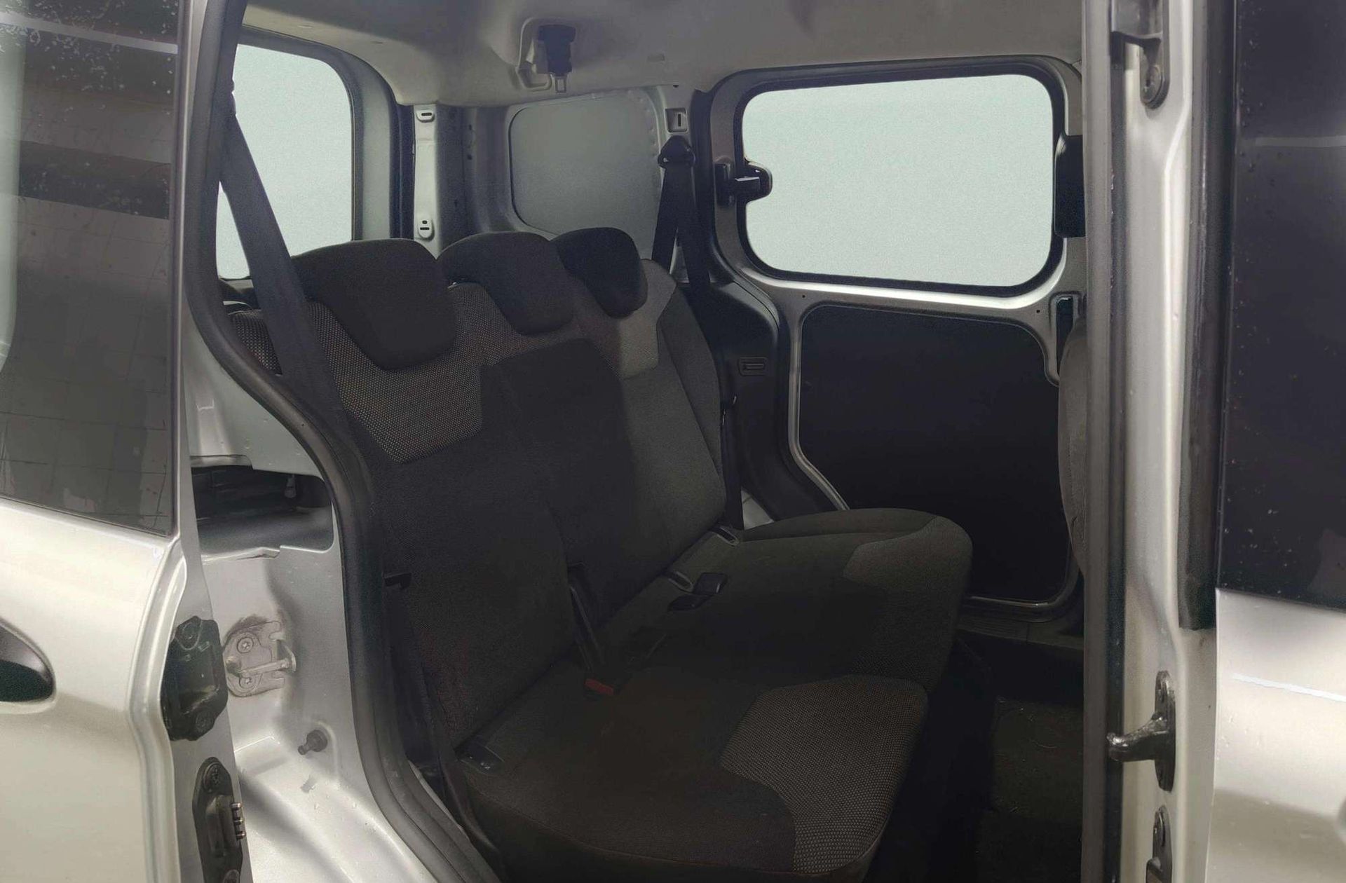 Ford Tourneo Courier 1.5 TDCi Ambiente - foto 13