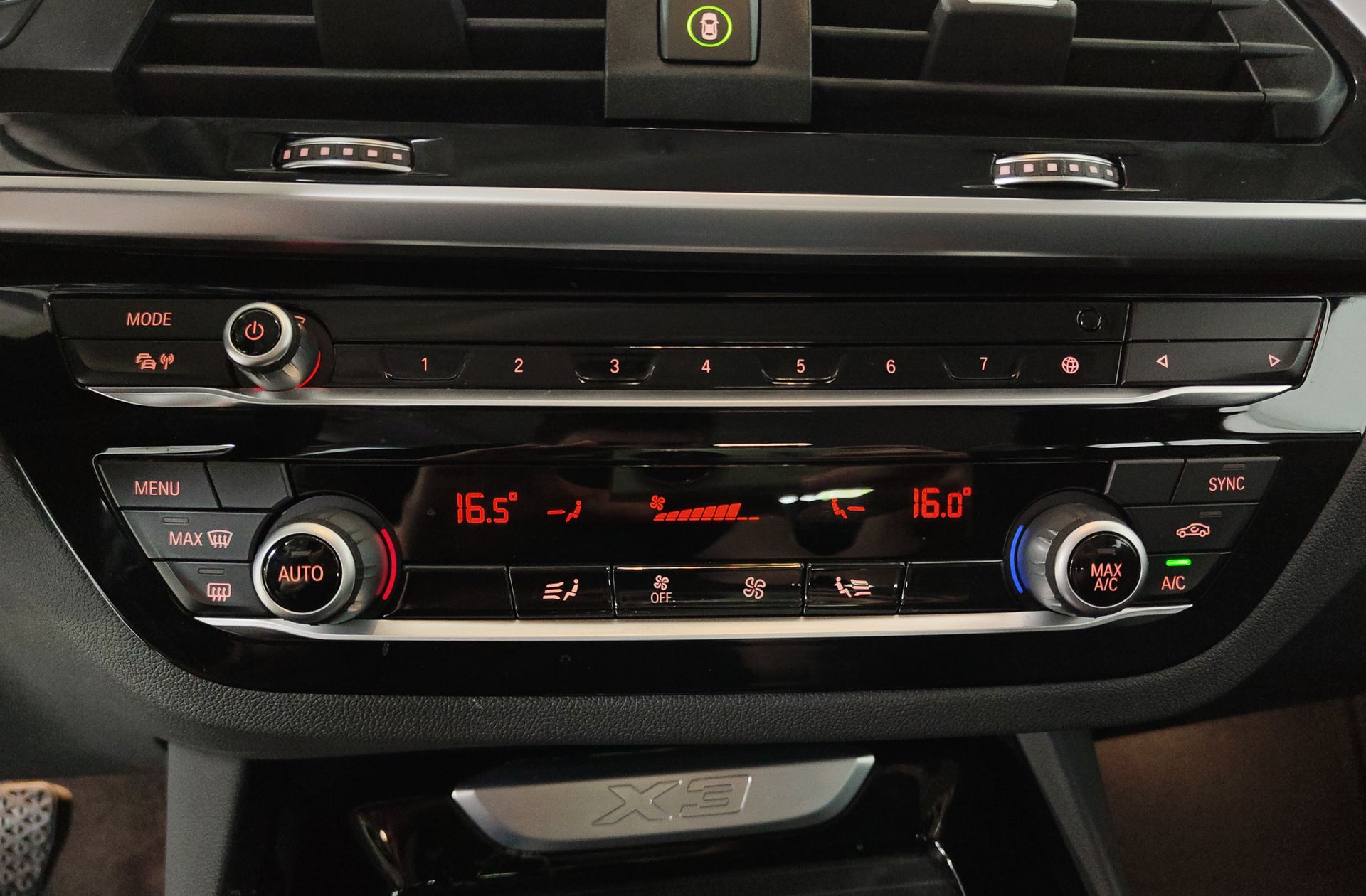 BMW X3 sDrive18d - foto 31