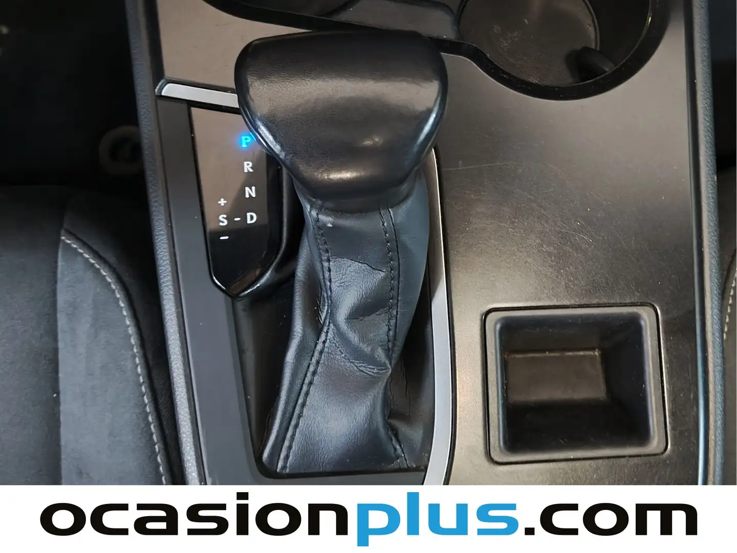 Foto Lexus UX Lexus UX 250h Business 2WD (184 CV)