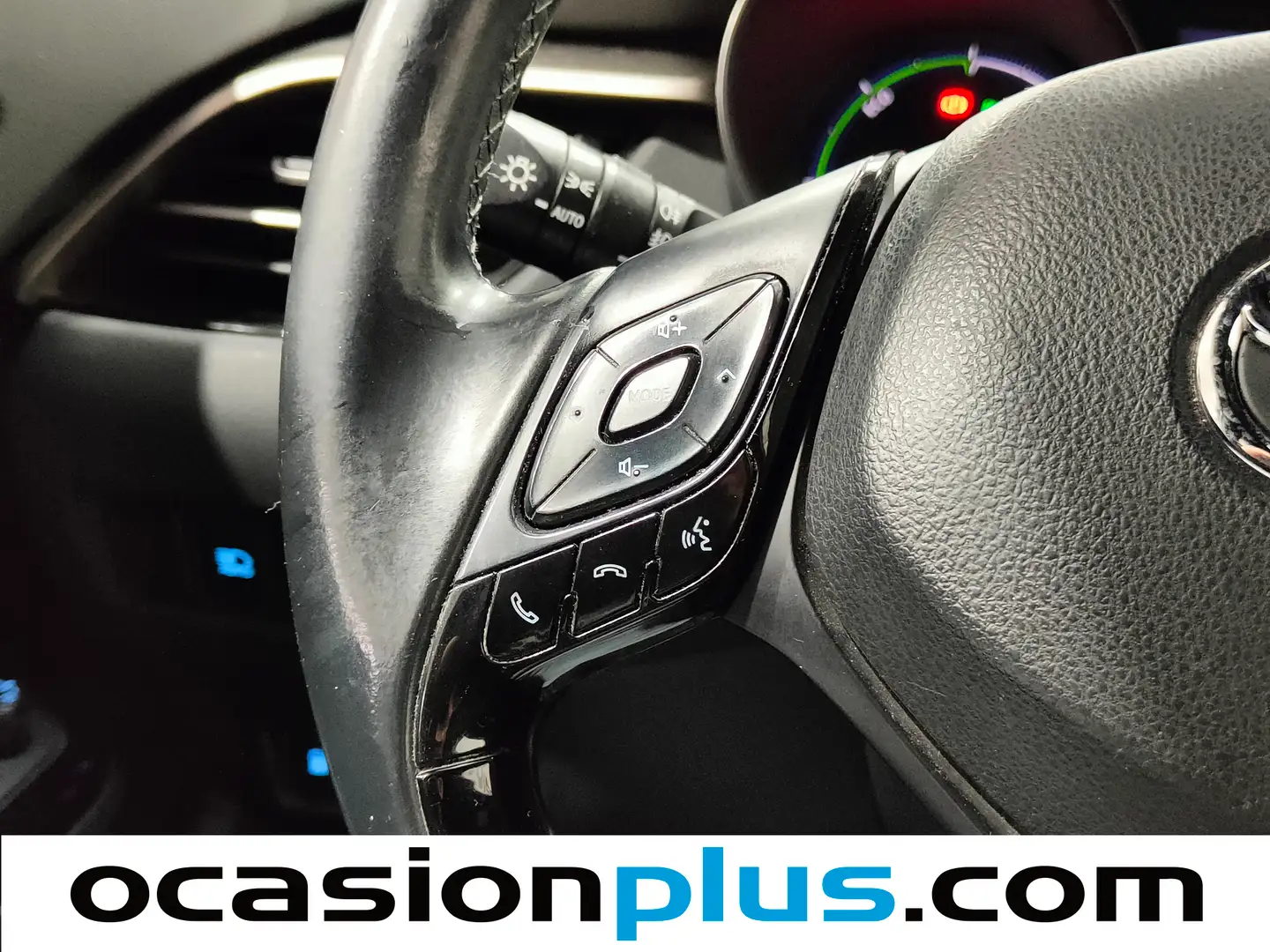 Foto Toyota C-HR Toyota C-HR 1.8 125H Advance (122 CV)