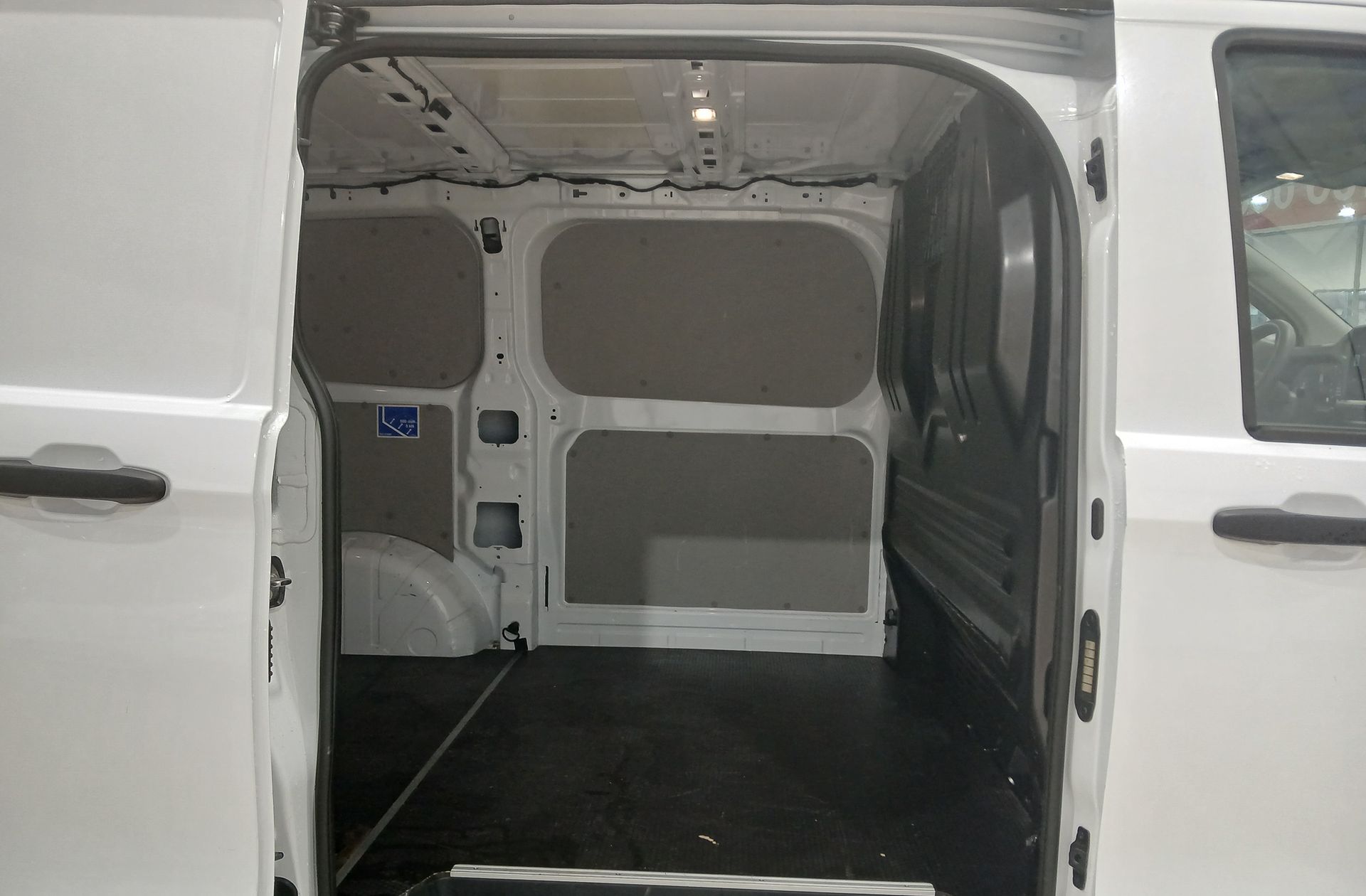Volkswagen Transporter Furgon Batalla Corta TN 2.0 TDI - foto 17