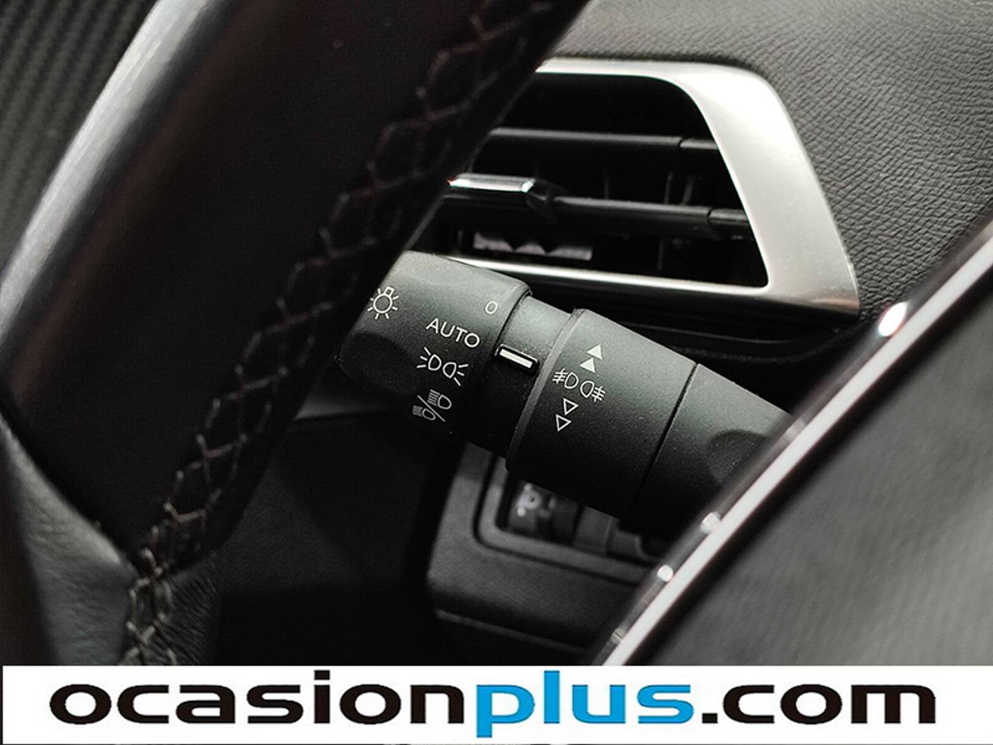 Foto Peugeot 3008 Peugeot 3008 SUV PureTech 130 S&S Active (130 CV)