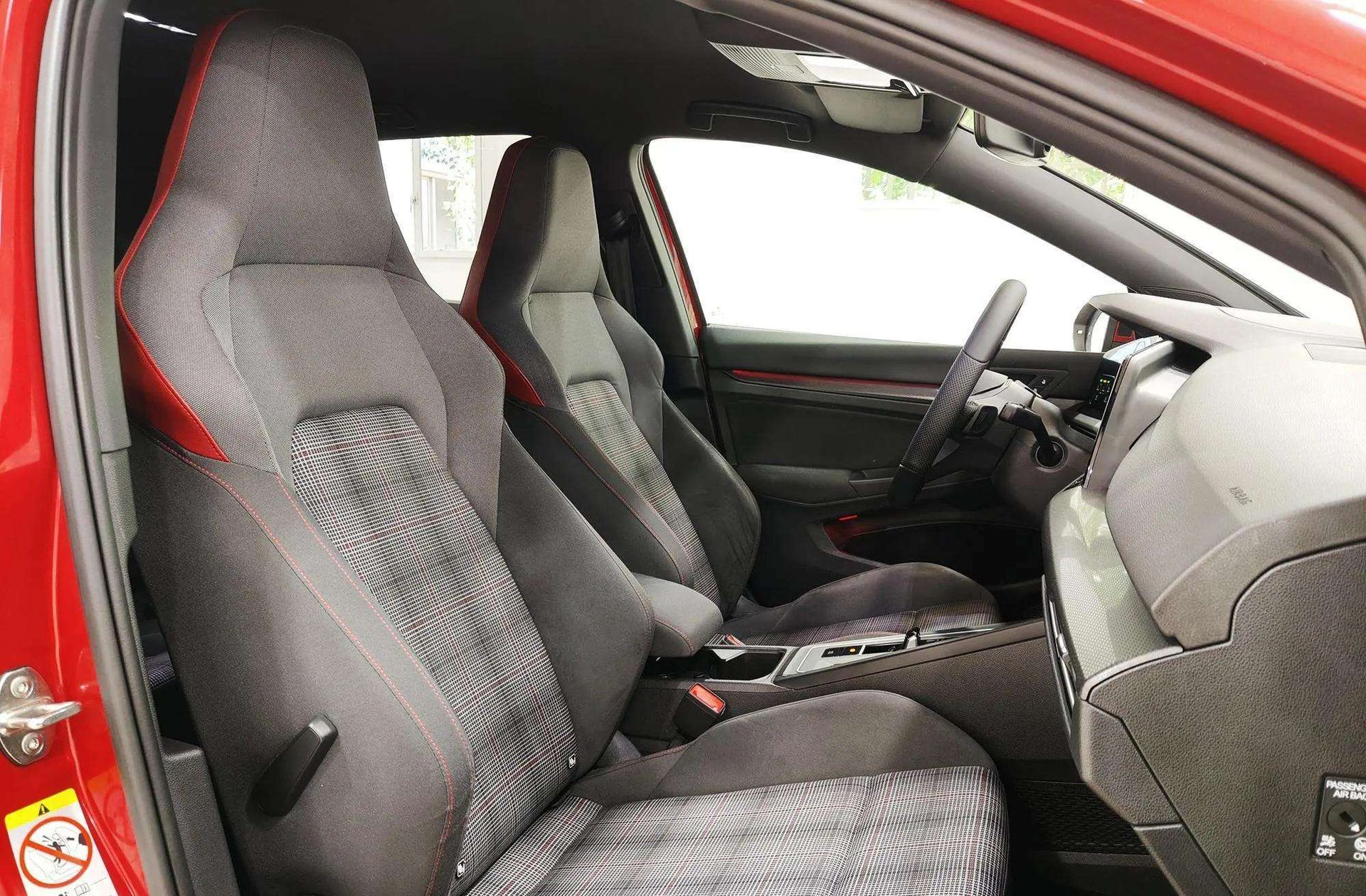 Volkswagen Golf GTI 2.0 TSI DSG - foto 23