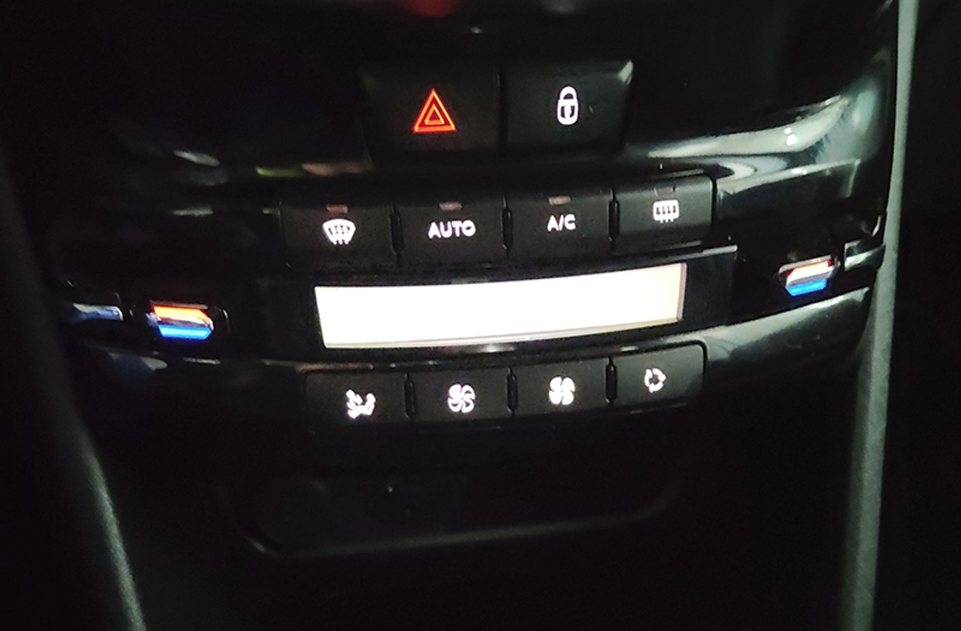Peugeot 2008 BlueHDi 120 Crossway - foto 28