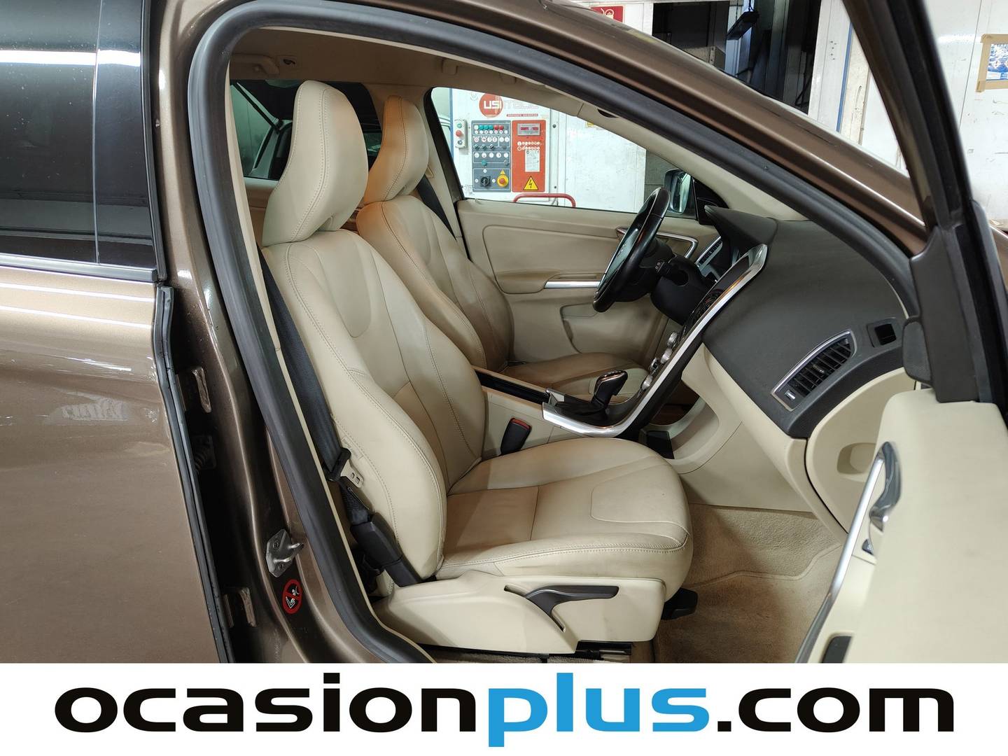 Foto Volvo XC60 Volvo XC60 D3 Kinetic Auto (136 CV)