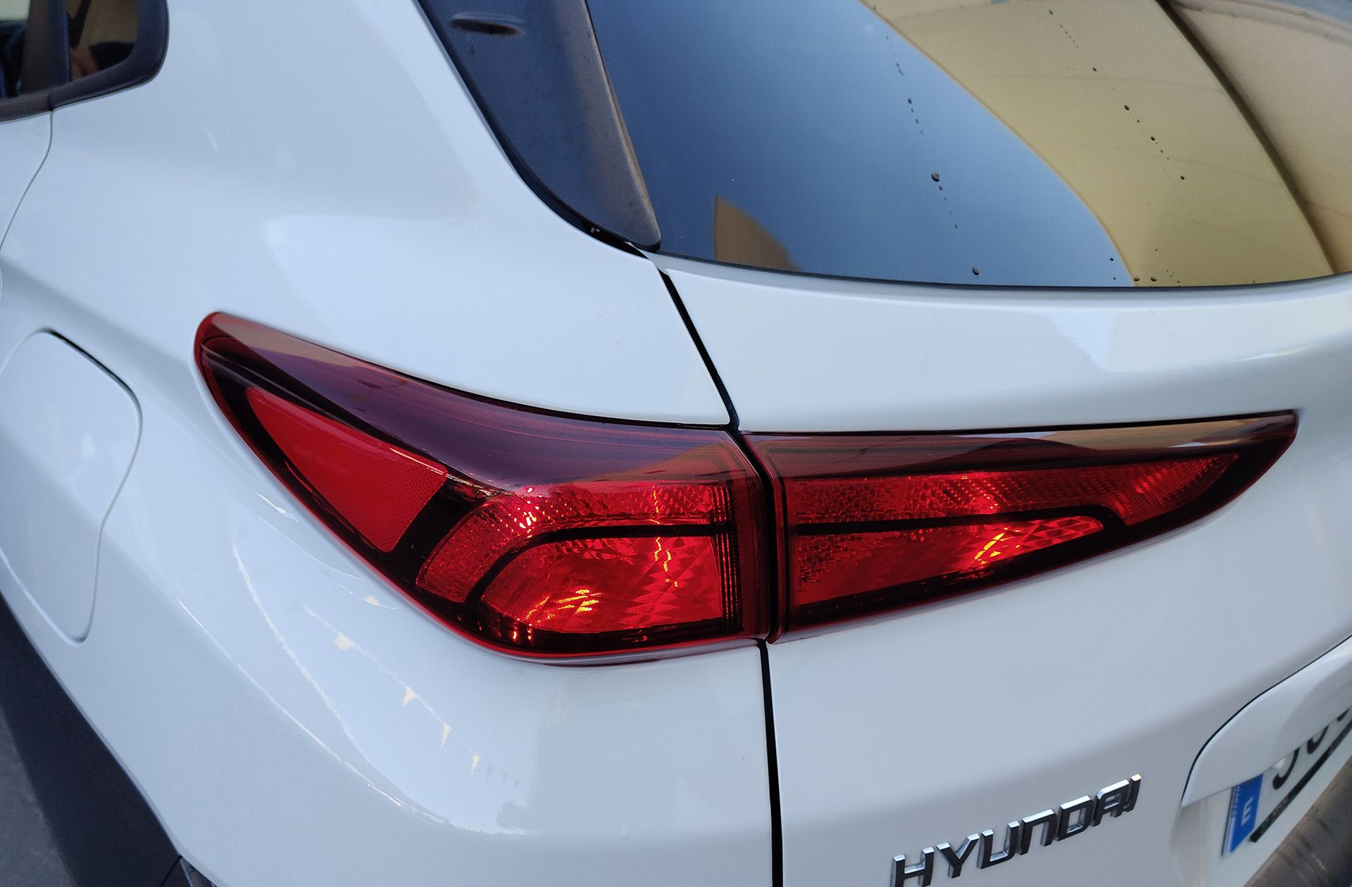 Hyundai Kona 1.6 GDI HEV Tecno 2C DCT - foto 18