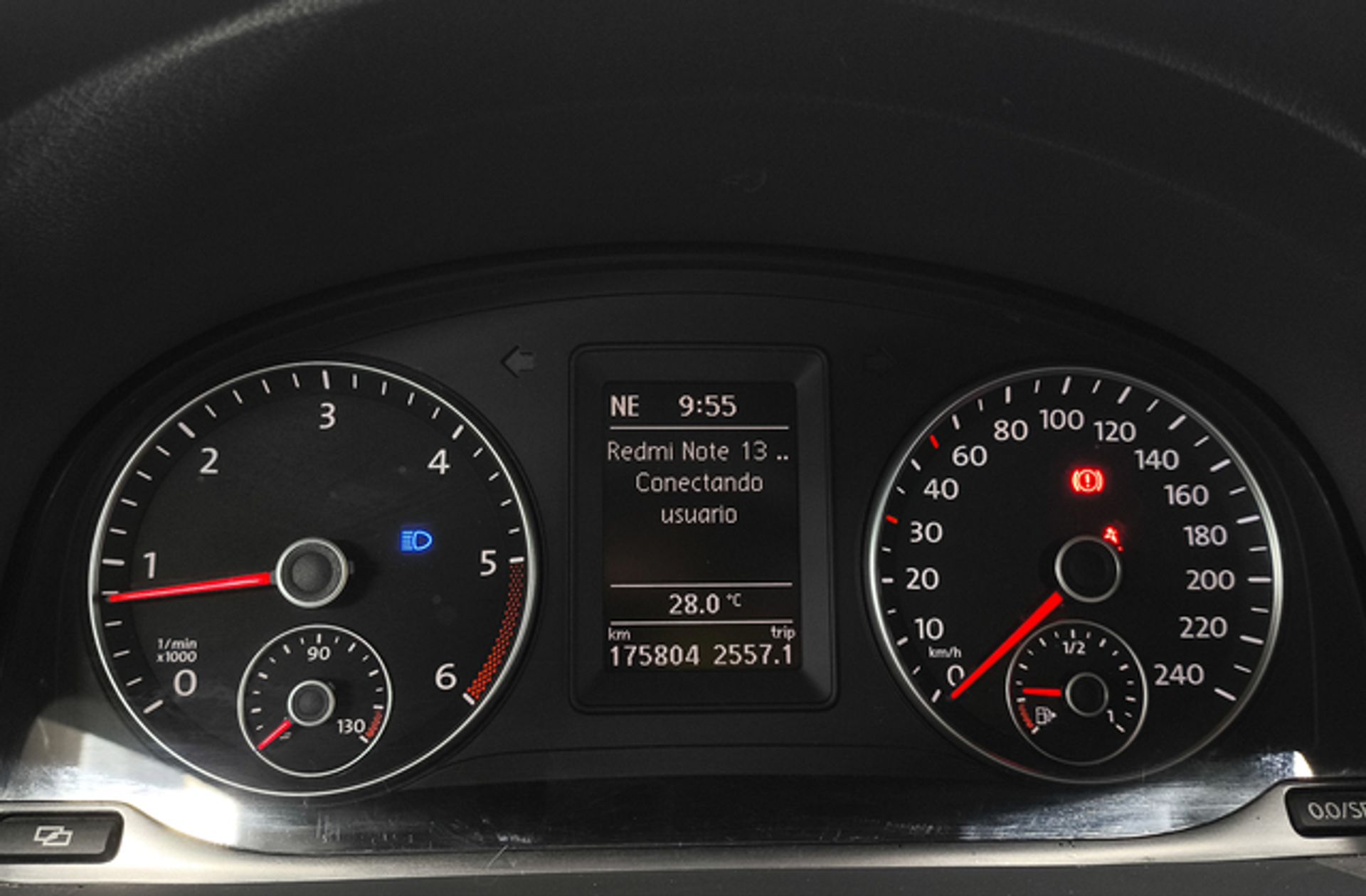 Volkswagen Touran Advance 2.0 TDI - foto 25