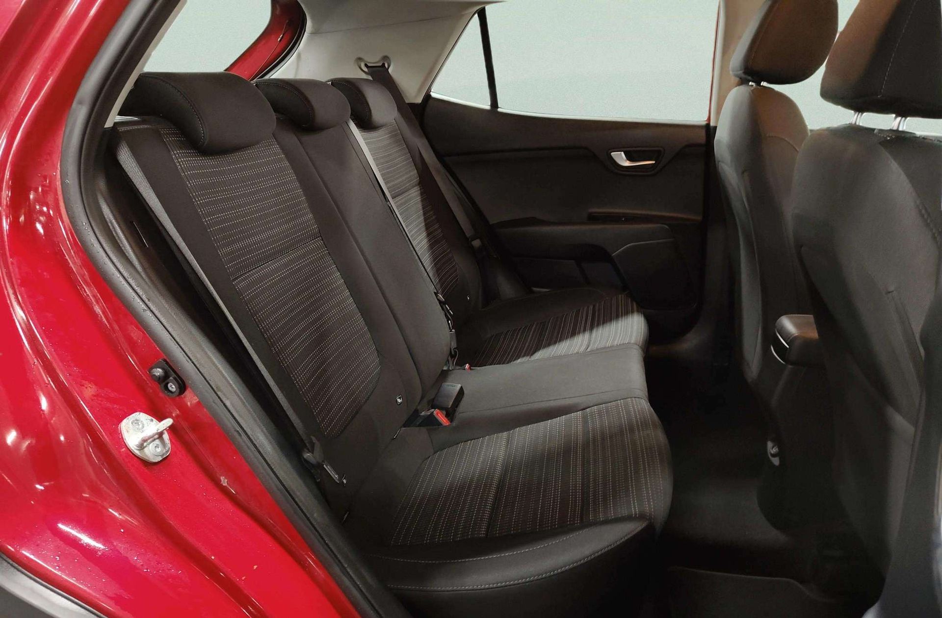 Kia Stonic 1.0 T-GDi MHEV Drive - foto 18