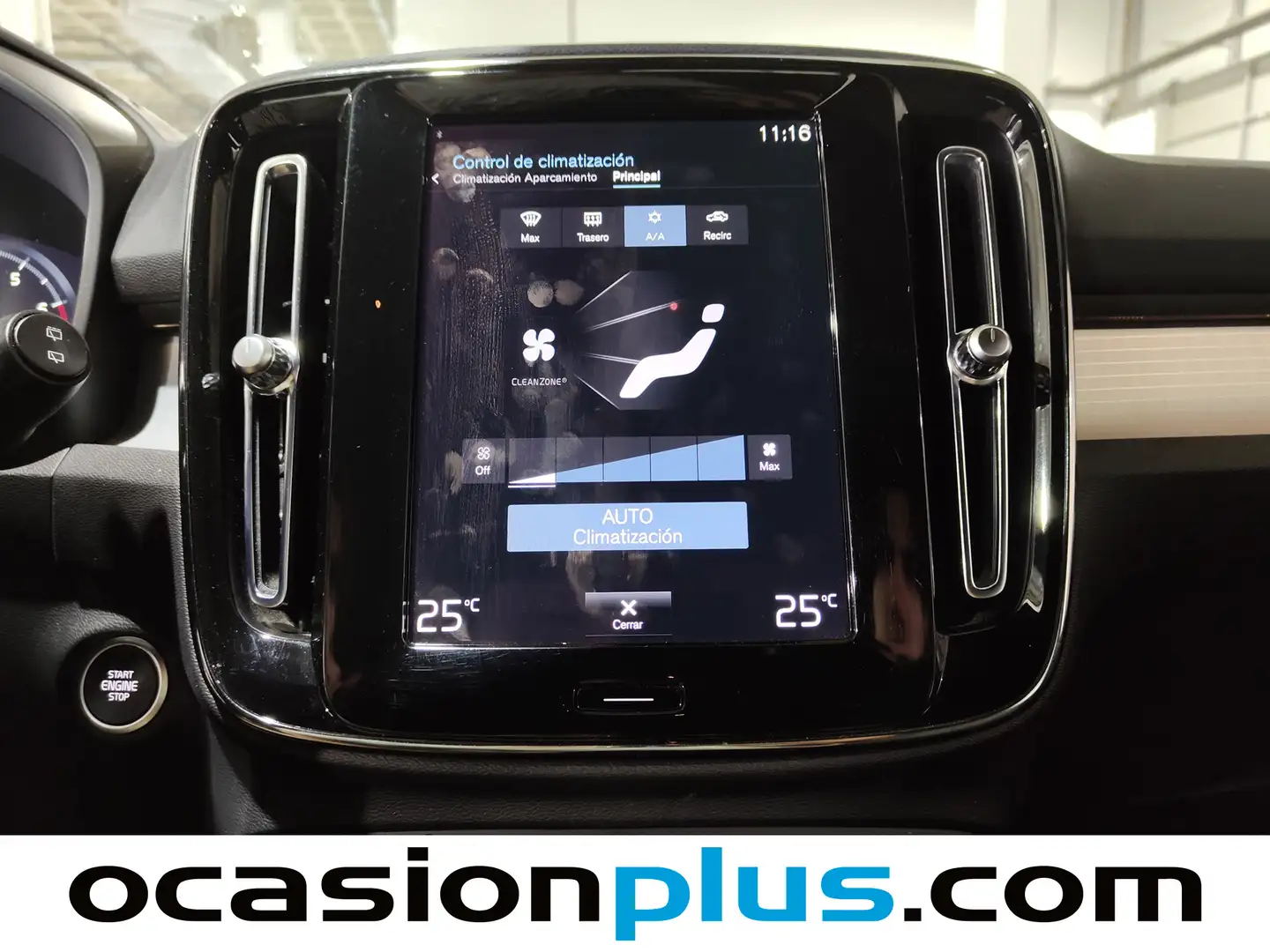 Foto Volvo XC40 Volvo XC40 T2 Core Auto (129 CV)