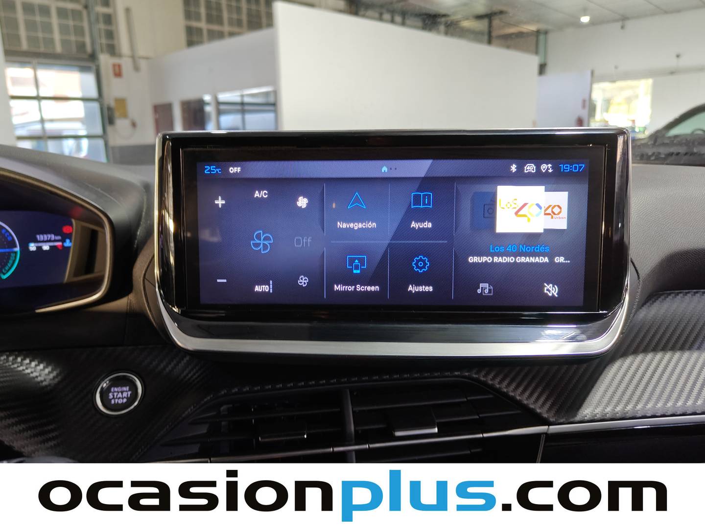 Foto Peugeot 2008 Peugeot 2008 Allure Hybrid eDCS6  (136 CV)