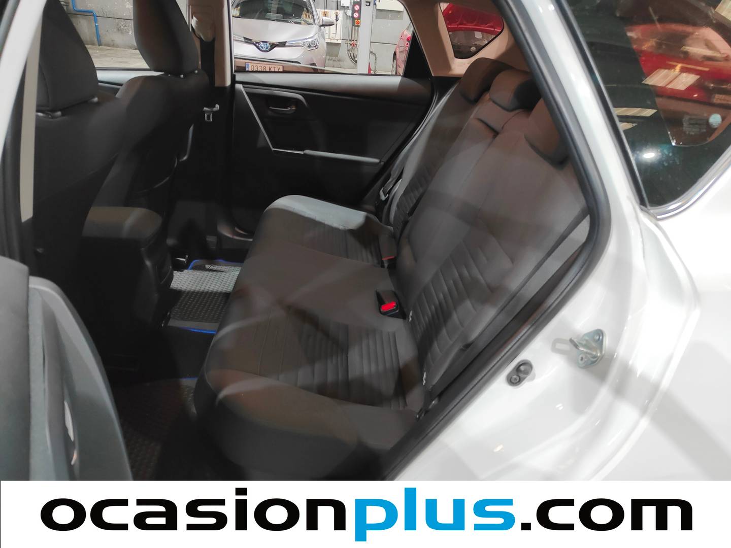 Foto asientos traseros Toyota Auris Toyota Auris 1.8 Hybrid Active (136 CV)