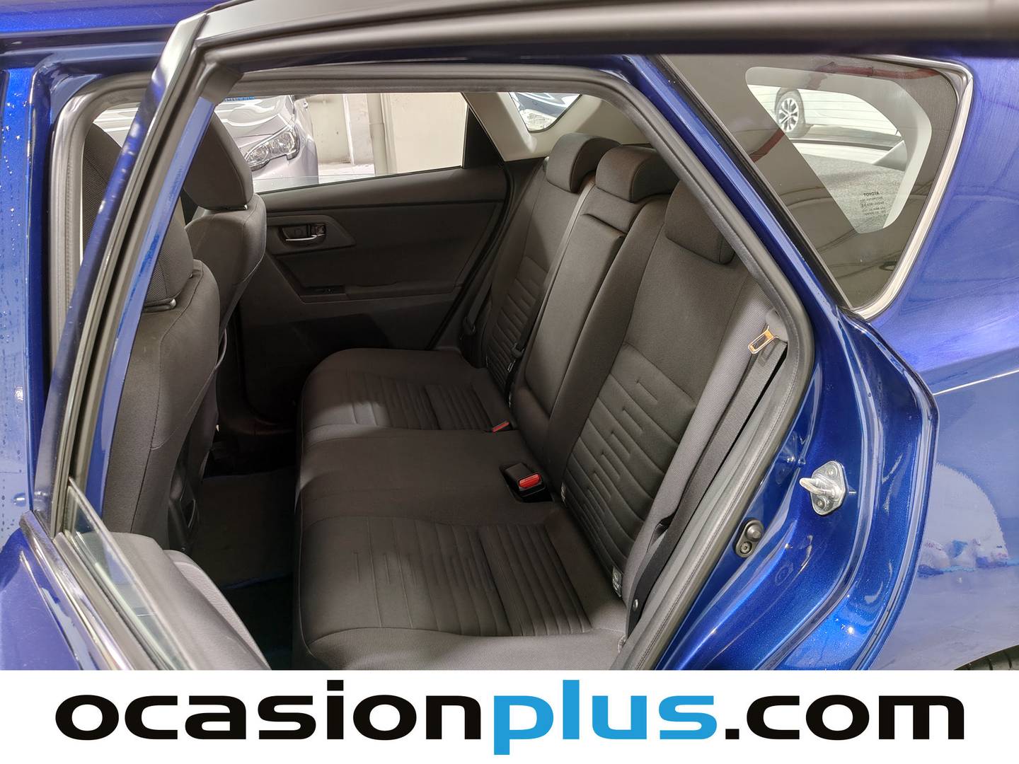 Foto asientos traseros Toyota Auris Toyota Auris 140H Hybrid Active (136 CV)