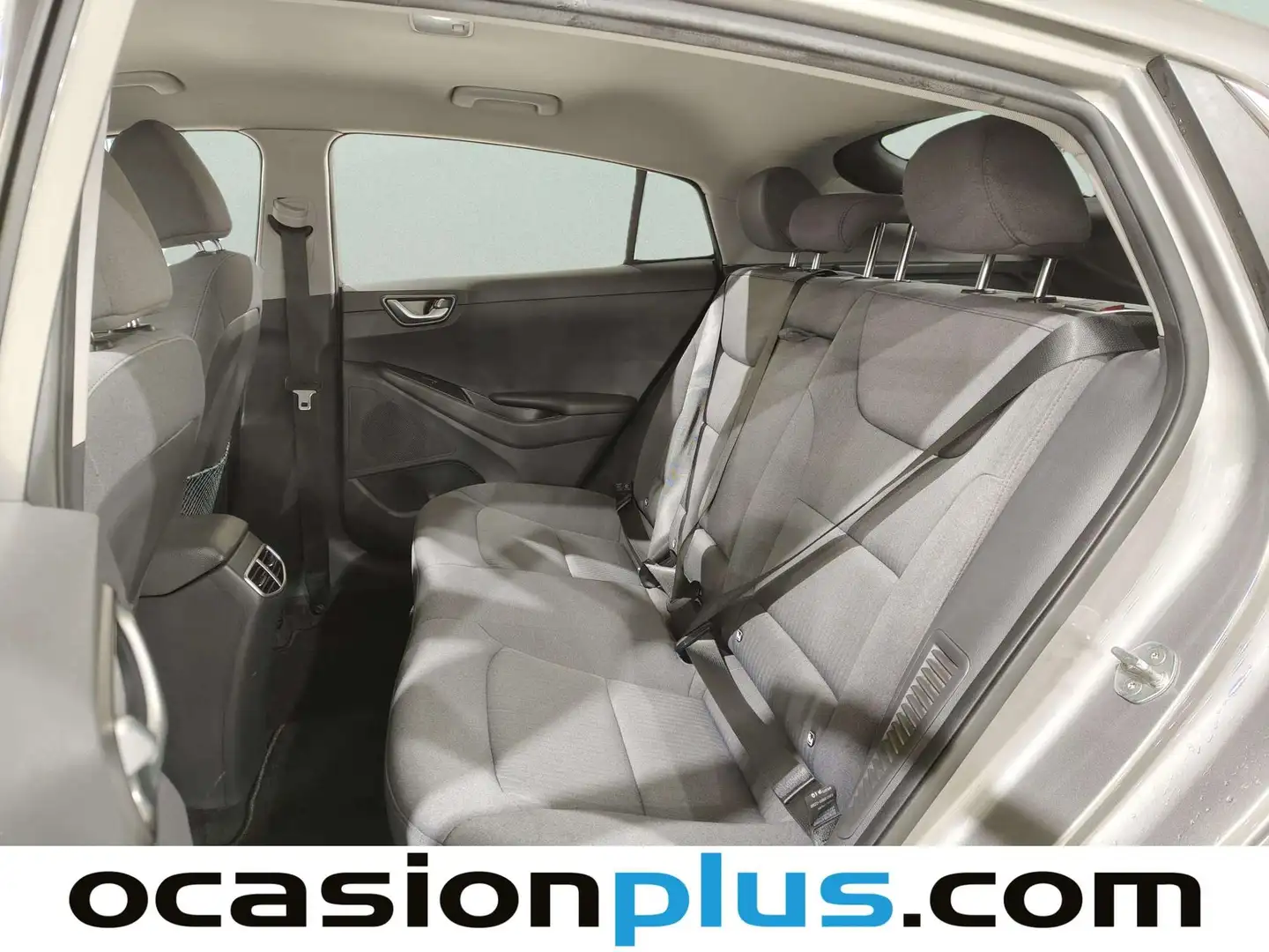 Foto Hyundai IONIQ Hyundai Ioniq 1.6 GDI PHEV Tecno DCT (141 CV)