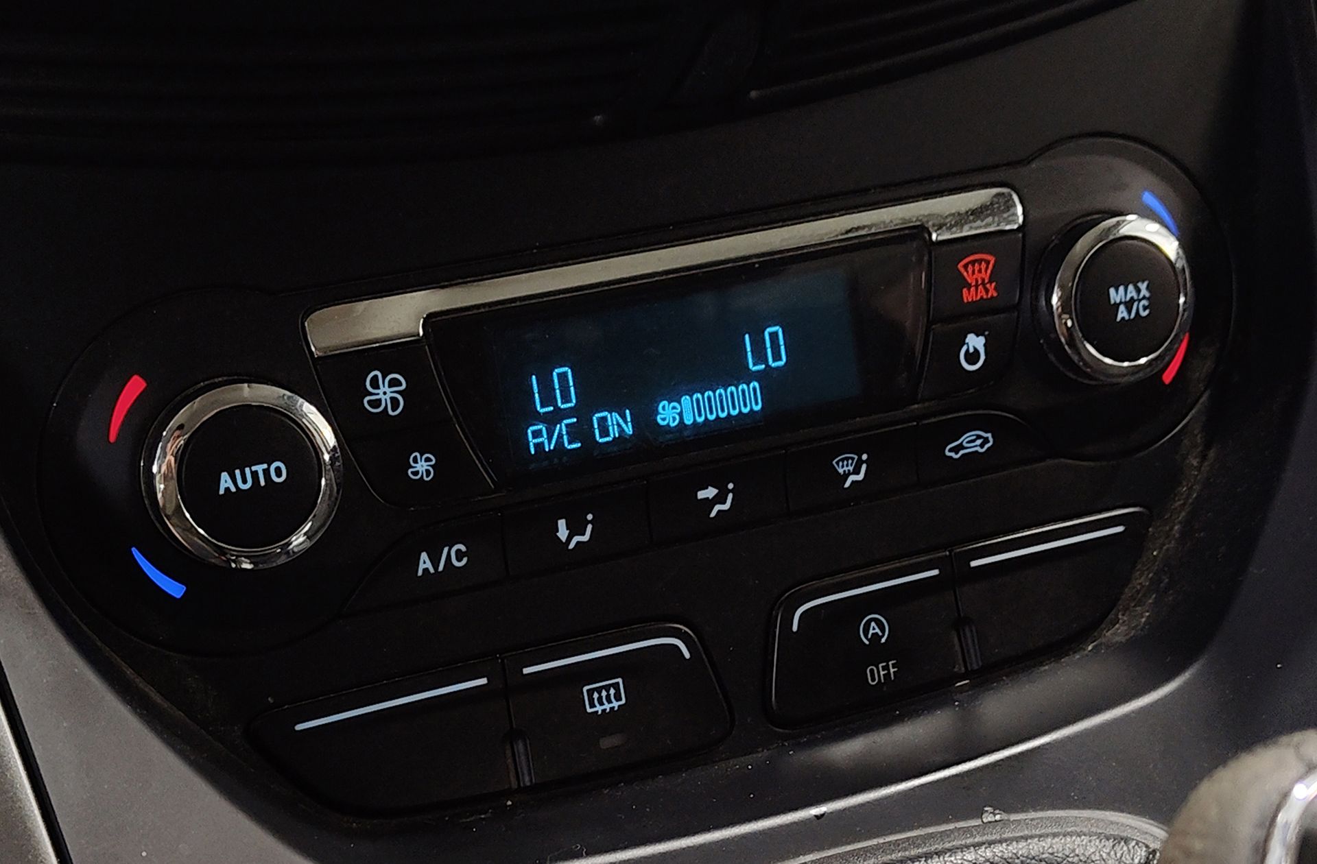 Ford Kuga 1.6 EcoBoost 4x2 Trend - foto 24