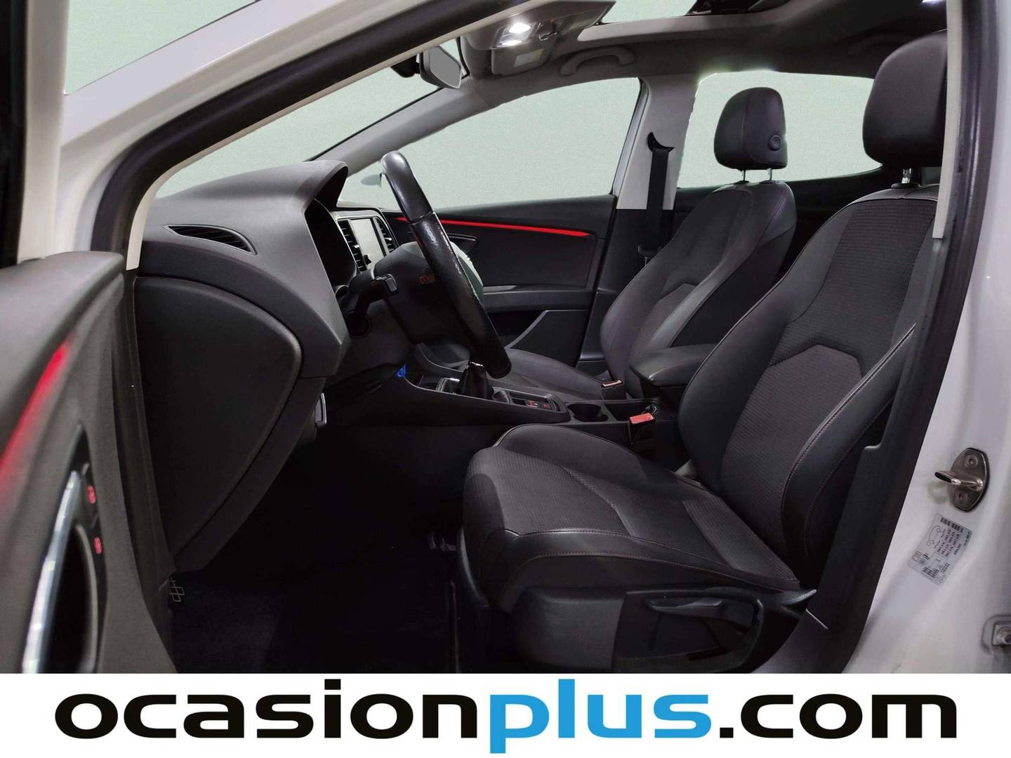 Foto asientos delanteros Seat León Seat León 1.4 TSI S&S FR Plus (125 CV)