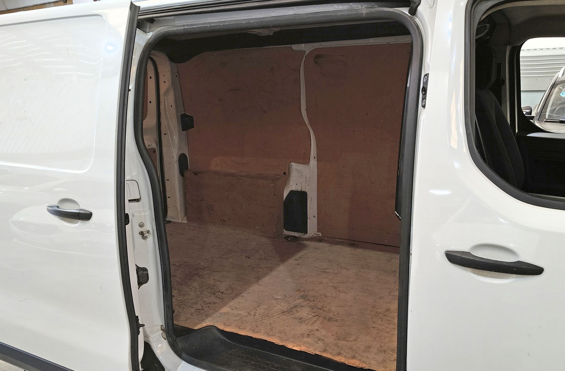 Peugeot Expert Furgon BlueHDi 100 Standard - foto 15