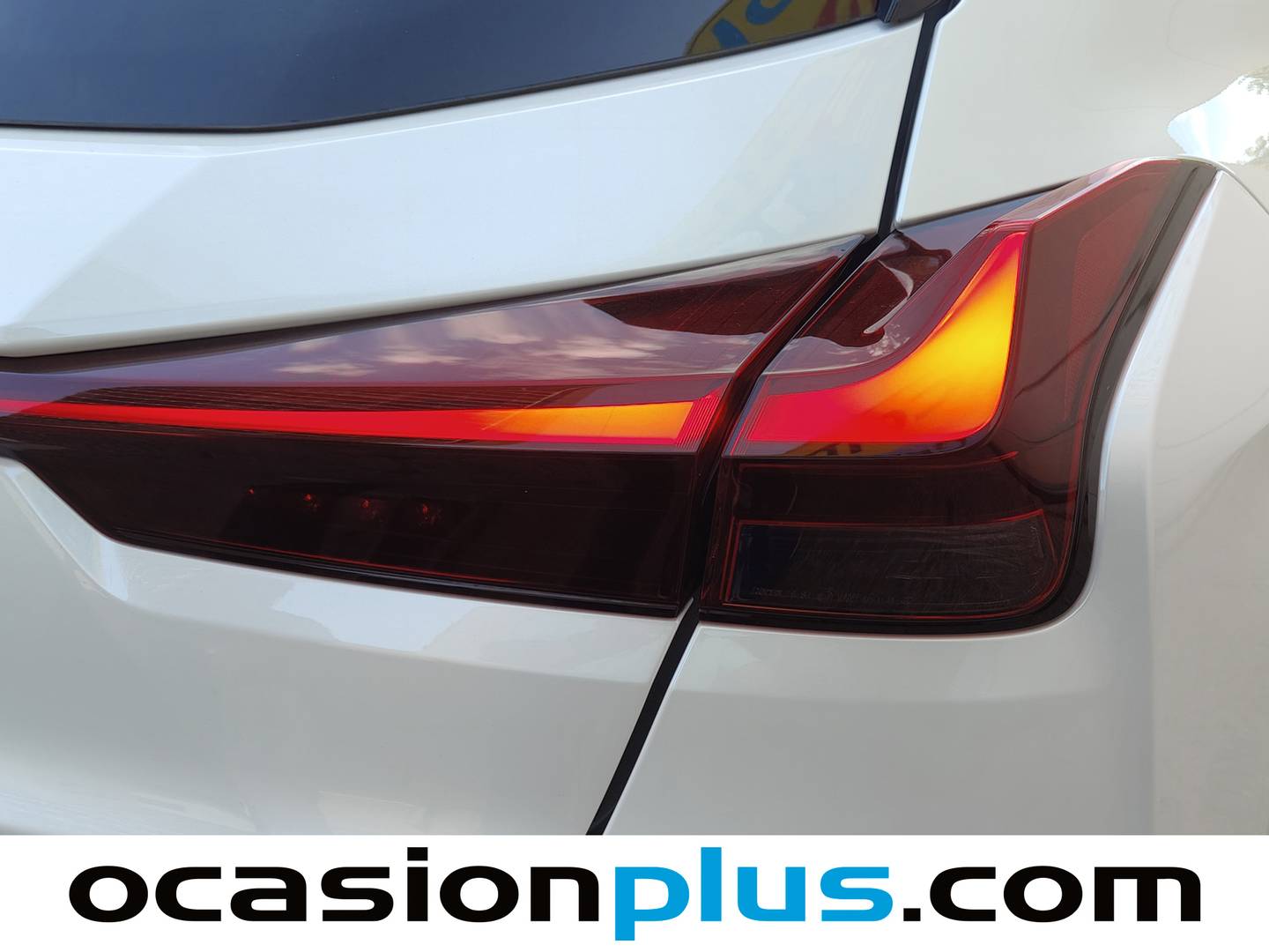 Foto Lexus UX Lexus UX 250h Business 2WD (184 CV)