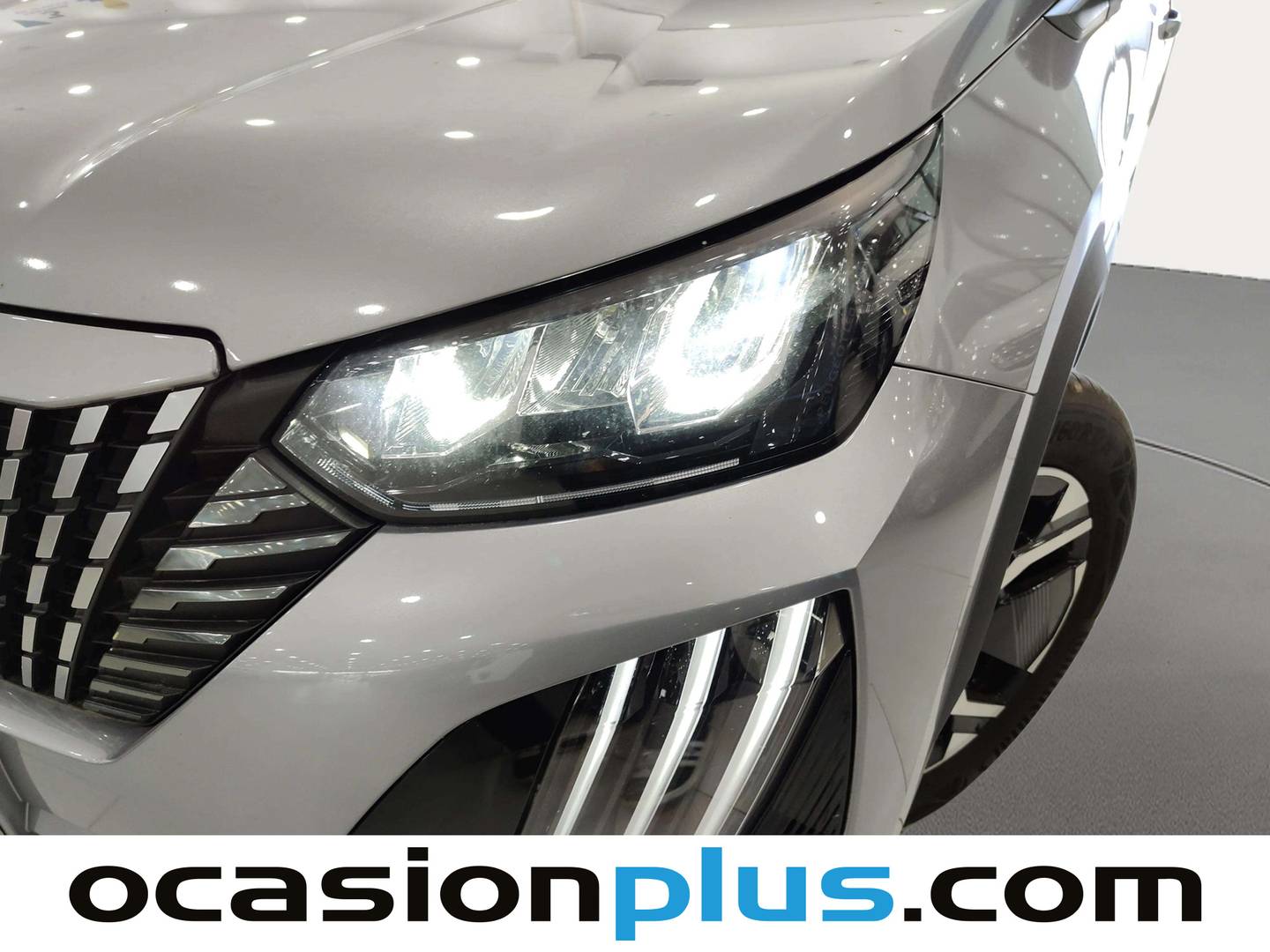 Foto Peugeot 2008 Peugeot 2008 Allure Hybrid eDCS6 (136 CV)