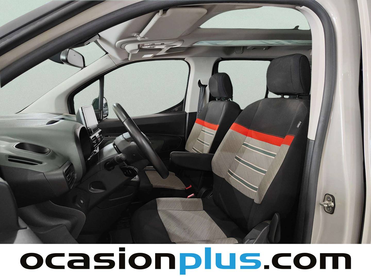 Foto asientos delanteros Citroën Berlingo Citroën Berlingo BlueHDi 100 Talla M Shine (102 CV)