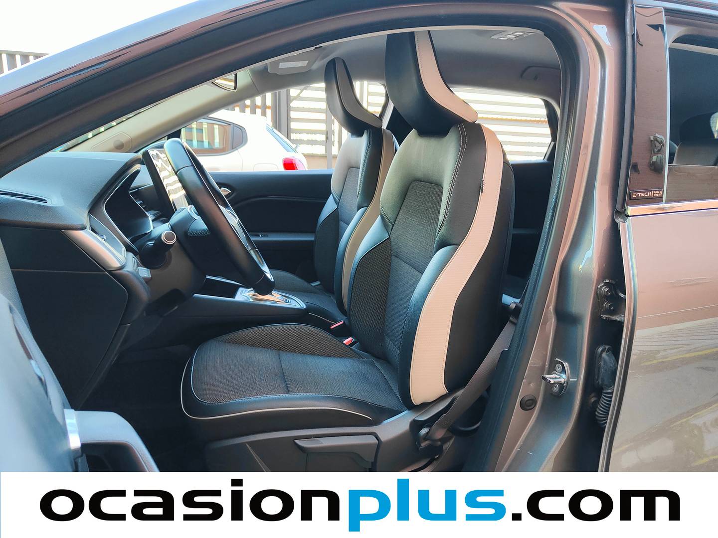 Foto asientos delanteros Renault Captur Renault Captur Zen E-TECH Híbrido enchufable (160 CV)