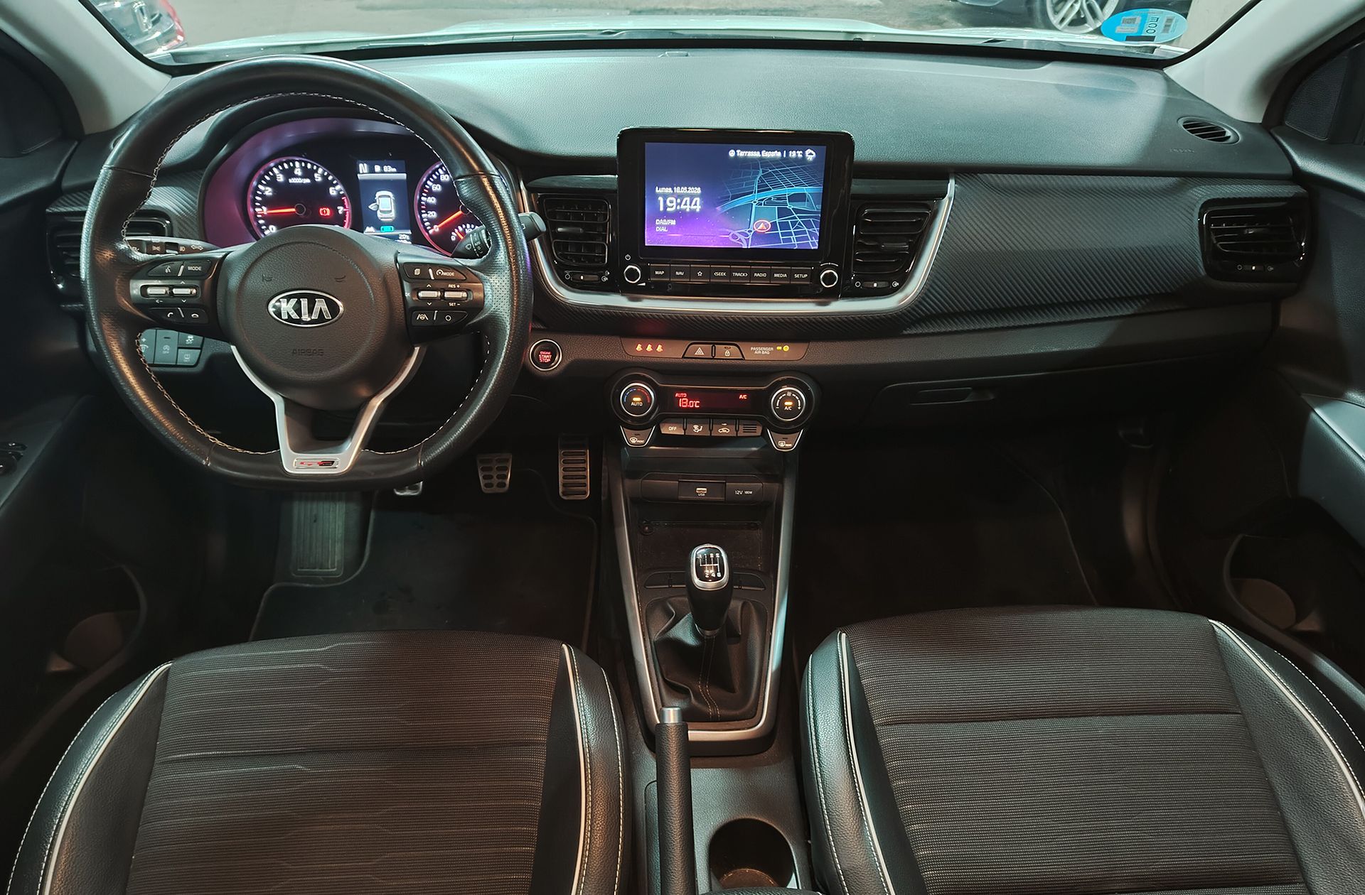 Kia Stonic 1.0 T-GDi MHEV iMT GT Line - foto 7
