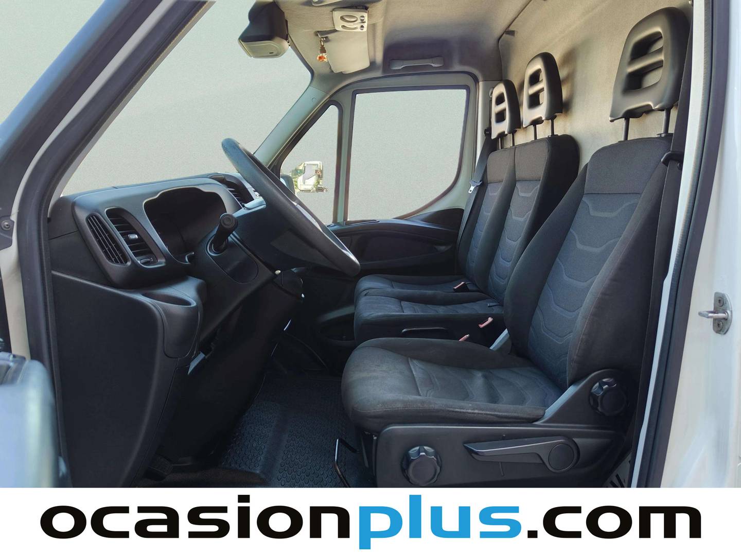 Foto asientos delanteros Iveco Daily Iveco Daily Furgon 35 S 12 V 3520L/H2 (116 CV)