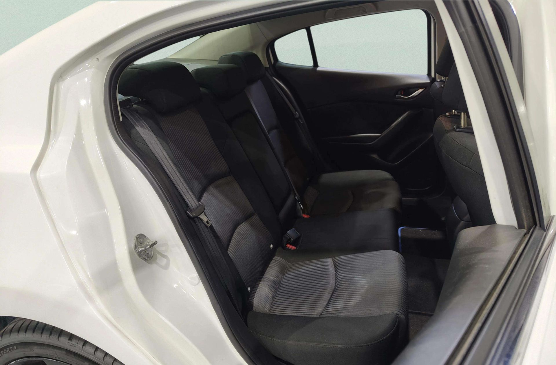 Mazda Mazda3 2.2 DE Sedan Luxury - foto 19
