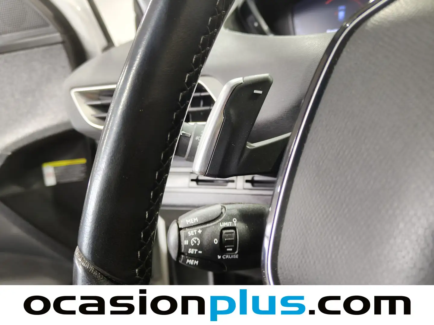 Foto Peugeot 3008 Peugeot 3008 PureTech 130 Allure EAT8 (130 CV)