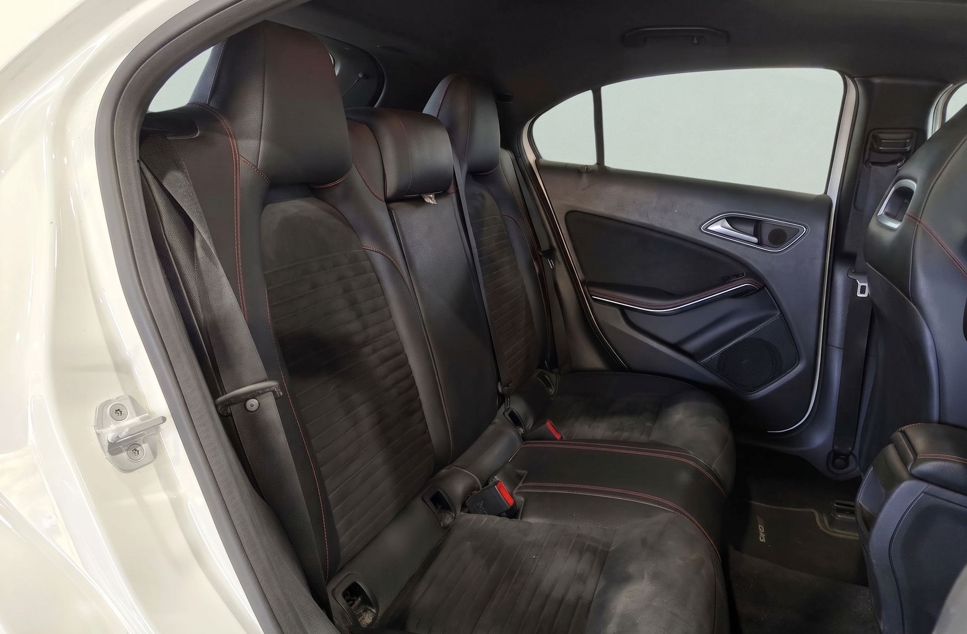 Mercedes-Benz Clase A A 200d Pack AMG - foto 15