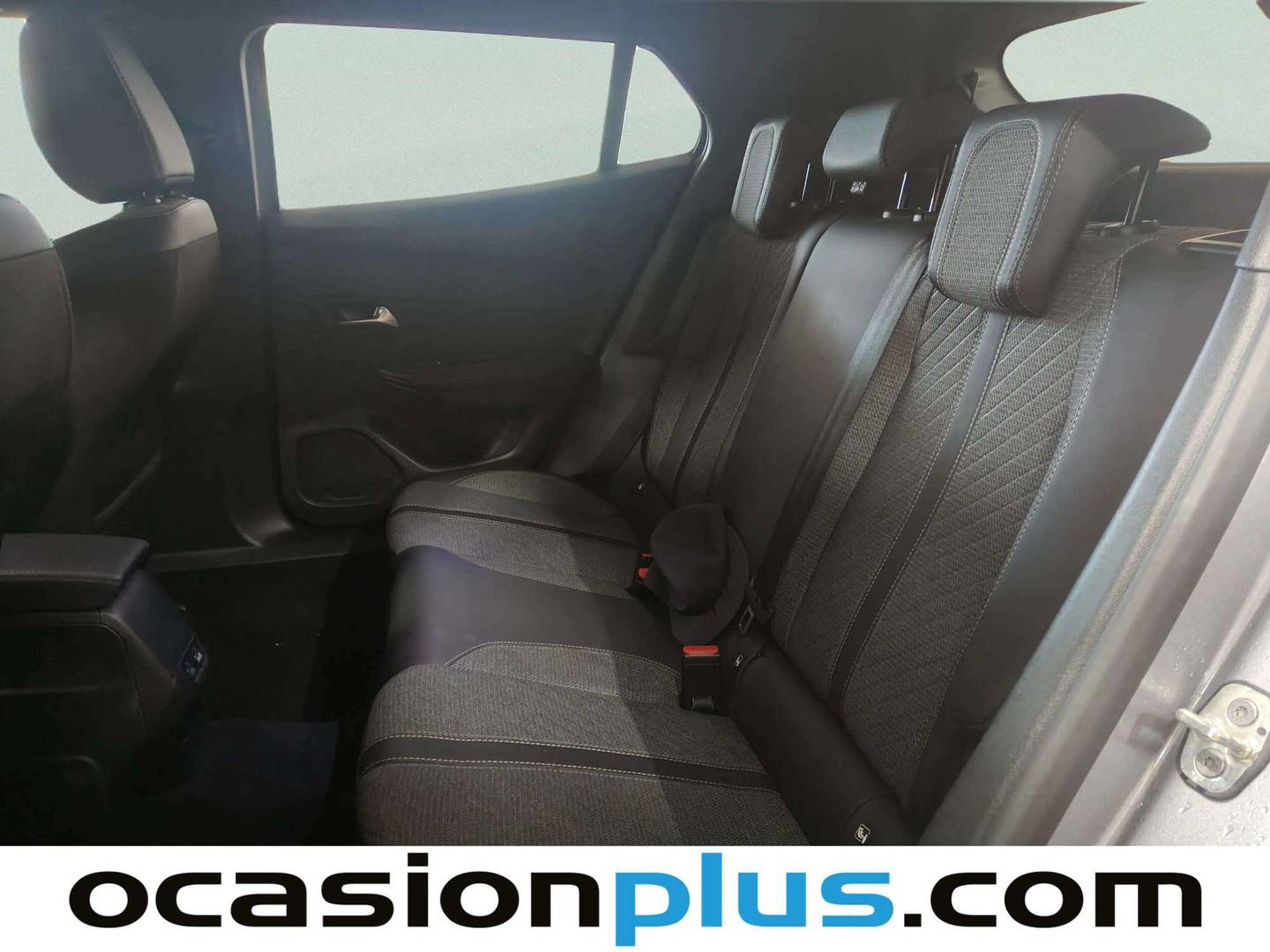 Foto asientos traseros Peugeot 2008 Peugeot 2008 Allure Hybrid eDCS6 (136 CV)