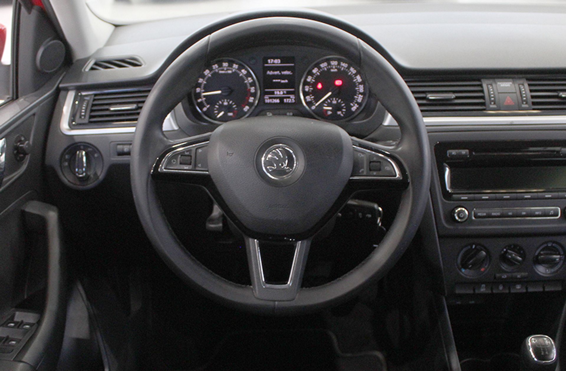 Škoda Rapid Spaceback 1.6 TDI CR Ambition - foto 19