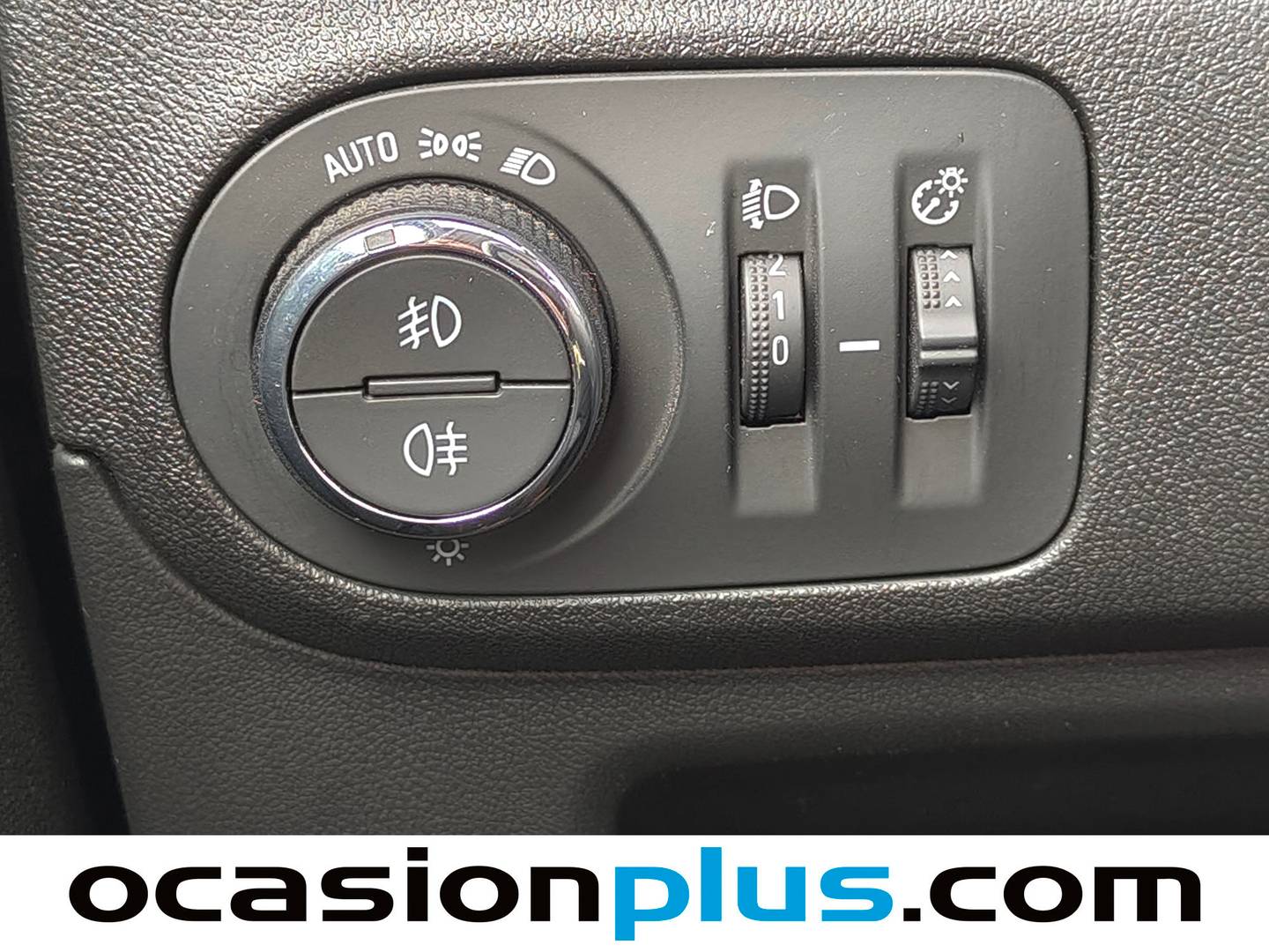 Opel Crossland X Opel Crossland X 1.2 S&S Design Line 120 Aniversario (110 CV) de segunda mano