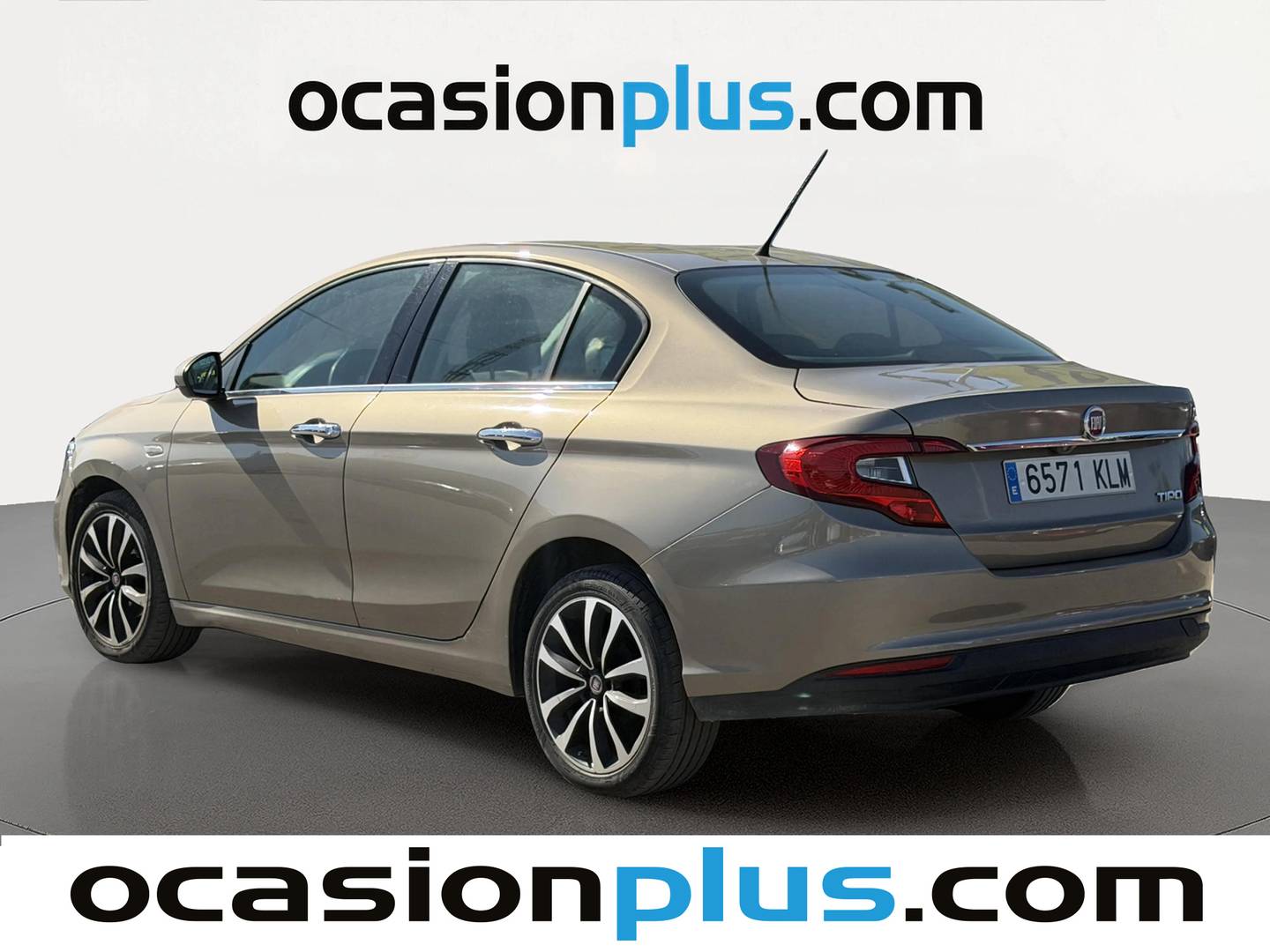 Foto trasera Fiat Tipo Fiat Tipo 1.4 16v Lounge (95 CV) izquierda