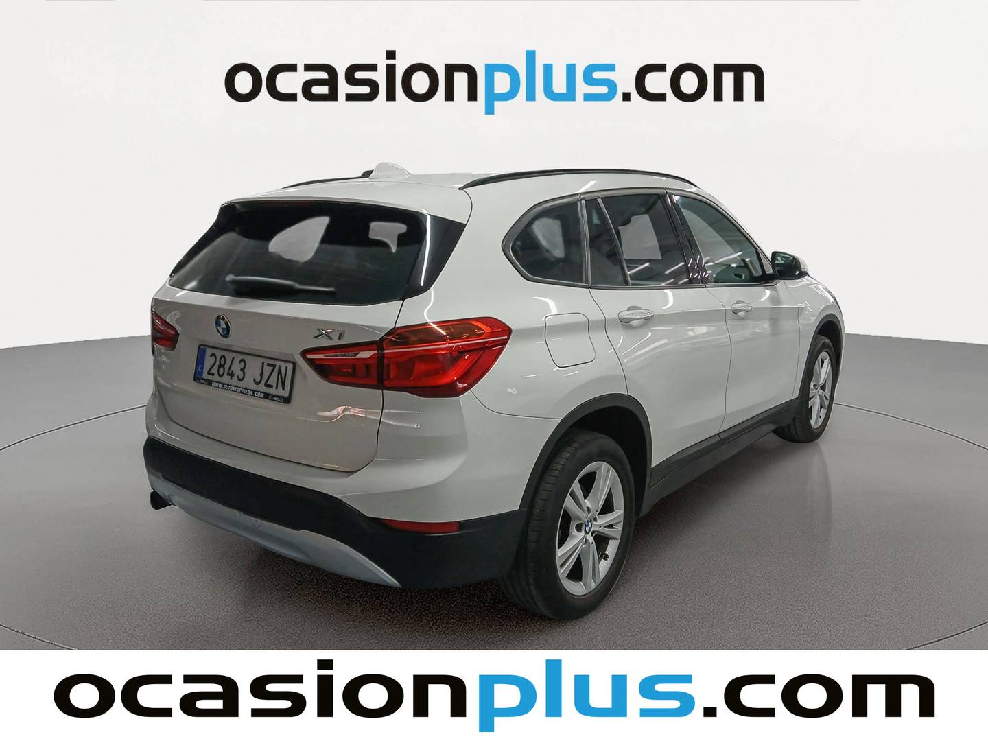 Foto trasera BMW X1 BMW X1 sDrive18i (136 CV) derecha