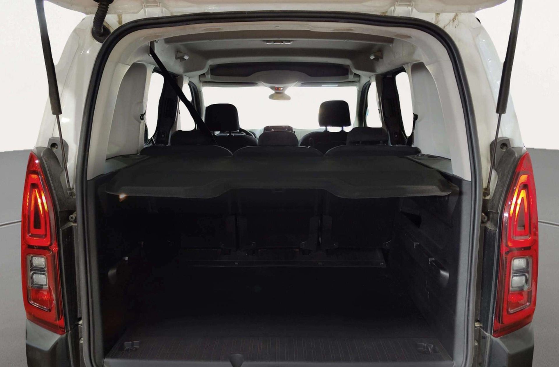 Citroën Berlingo PureTech 110 Talla M Shine - foto 16