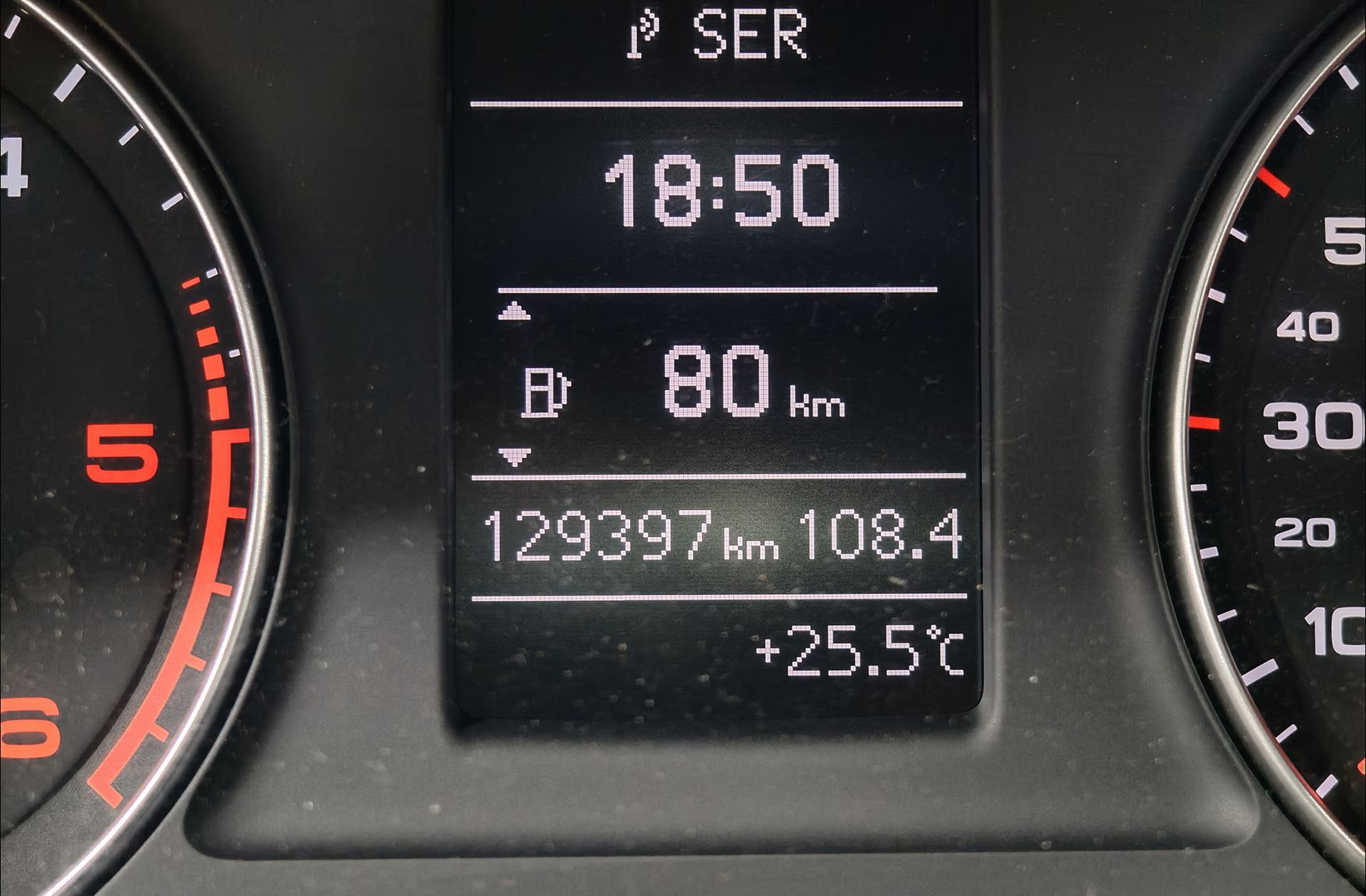 Audi Q3 2.0 TDI Attraction edition - foto 8
