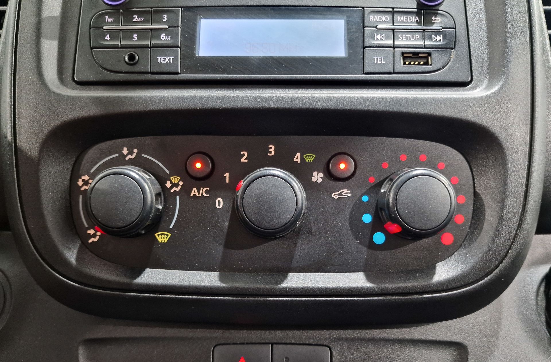 Renault Trafic Passenger dCi Energy - foto 26