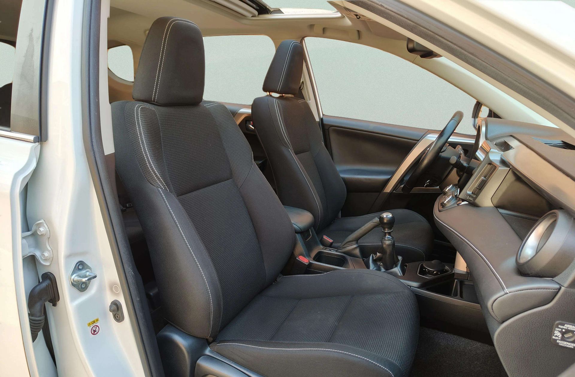 Toyota RAV4 150D 2WD Advance - foto 19