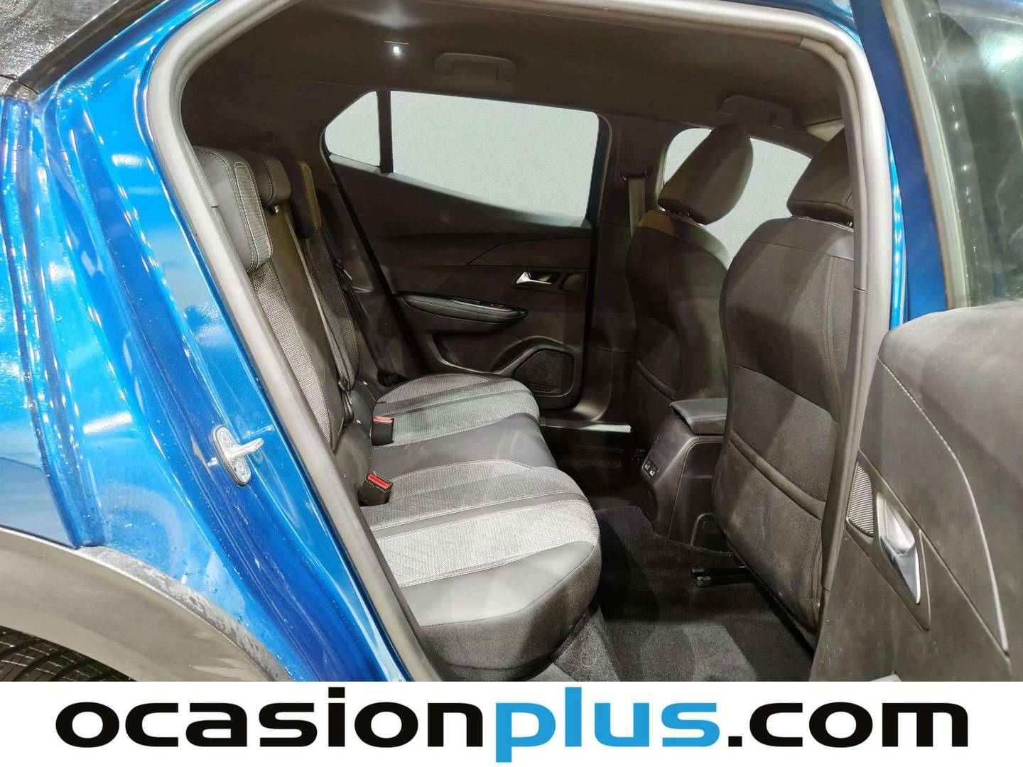 Foto Peugeot 2008 Peugeot 2008 Allure Hybrid eDCS6 107 kW (145 CV)