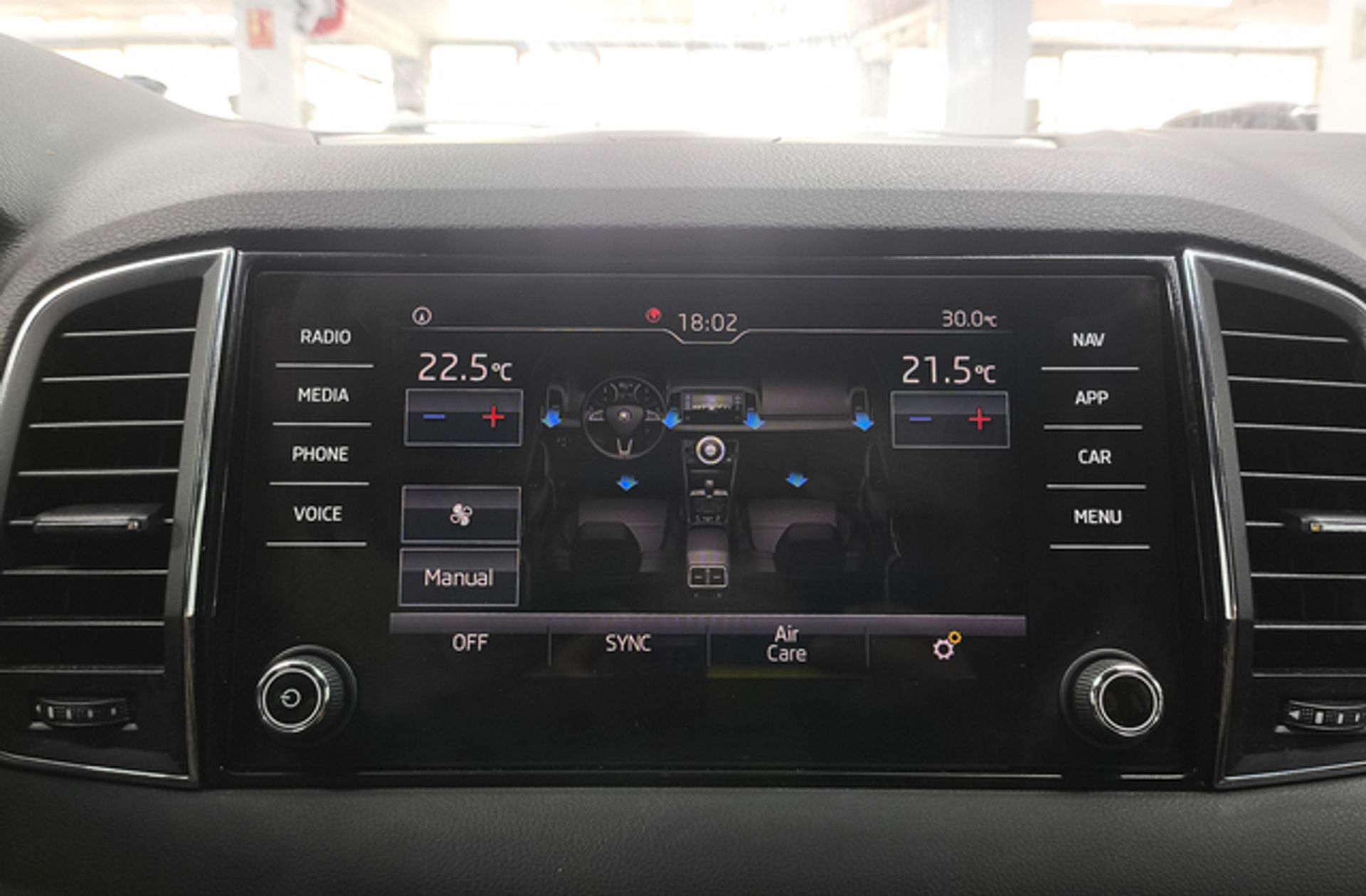 Škoda Karoq 1.6 TDI Ambition - foto 34