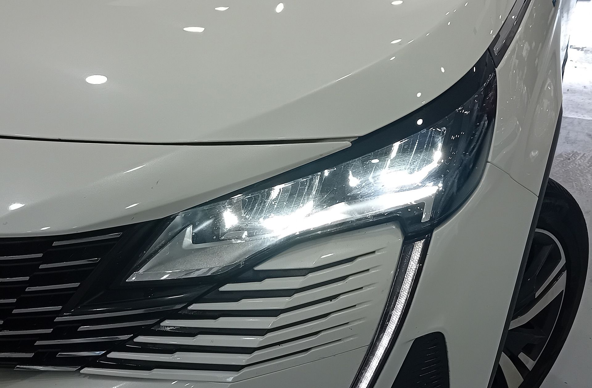 Peugeot 3008 300 Allure Pack e-EAT8 - foto 14