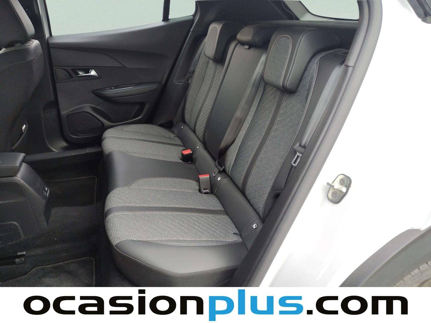 Foto asientos traseros Peugeot 2008 Peugeot 2008 PureTech 100 S&S Allure (100 CV)