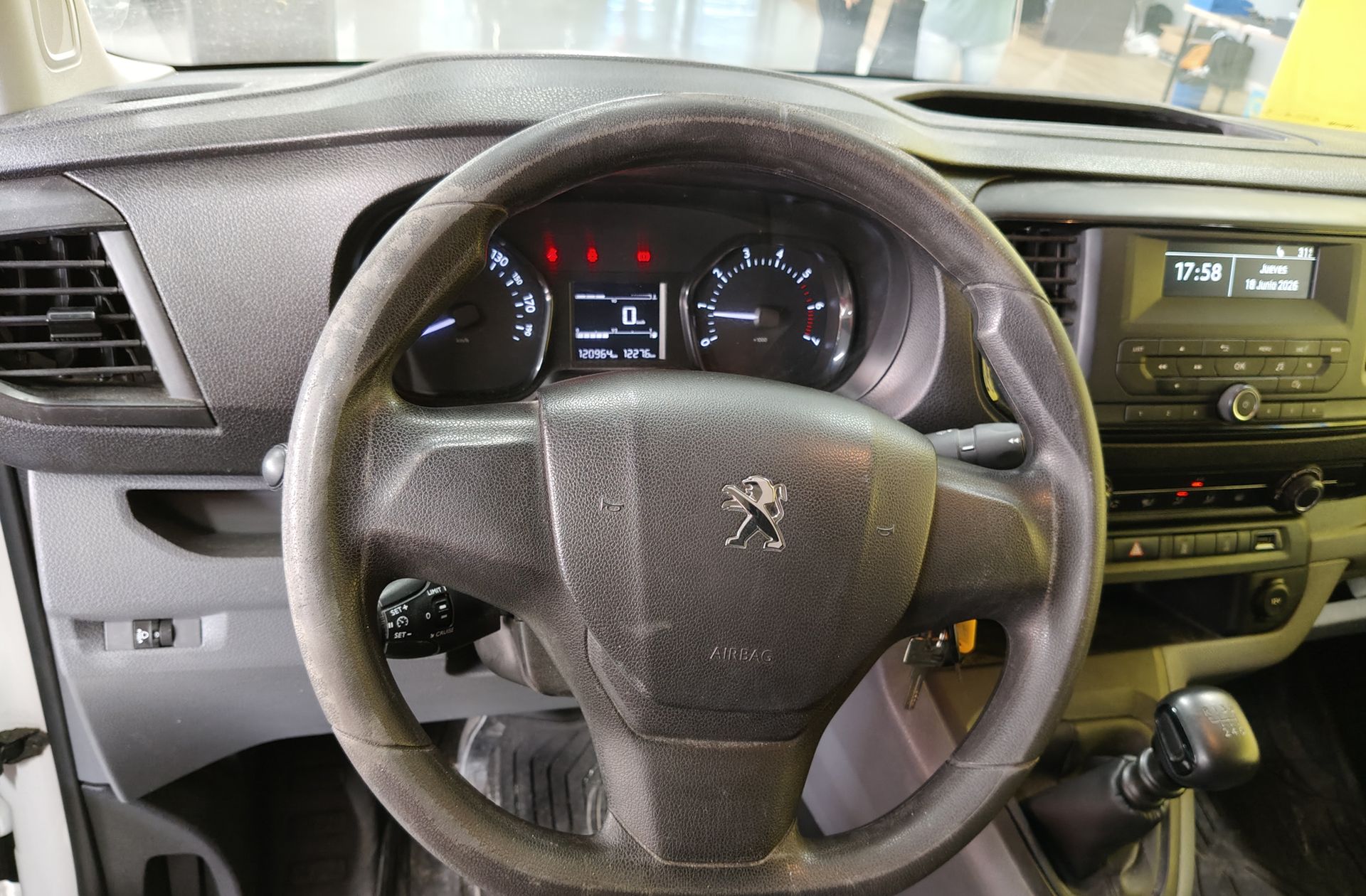 Peugeot Expert Furgon BlueHDi 100 Pro Standard - foto 17