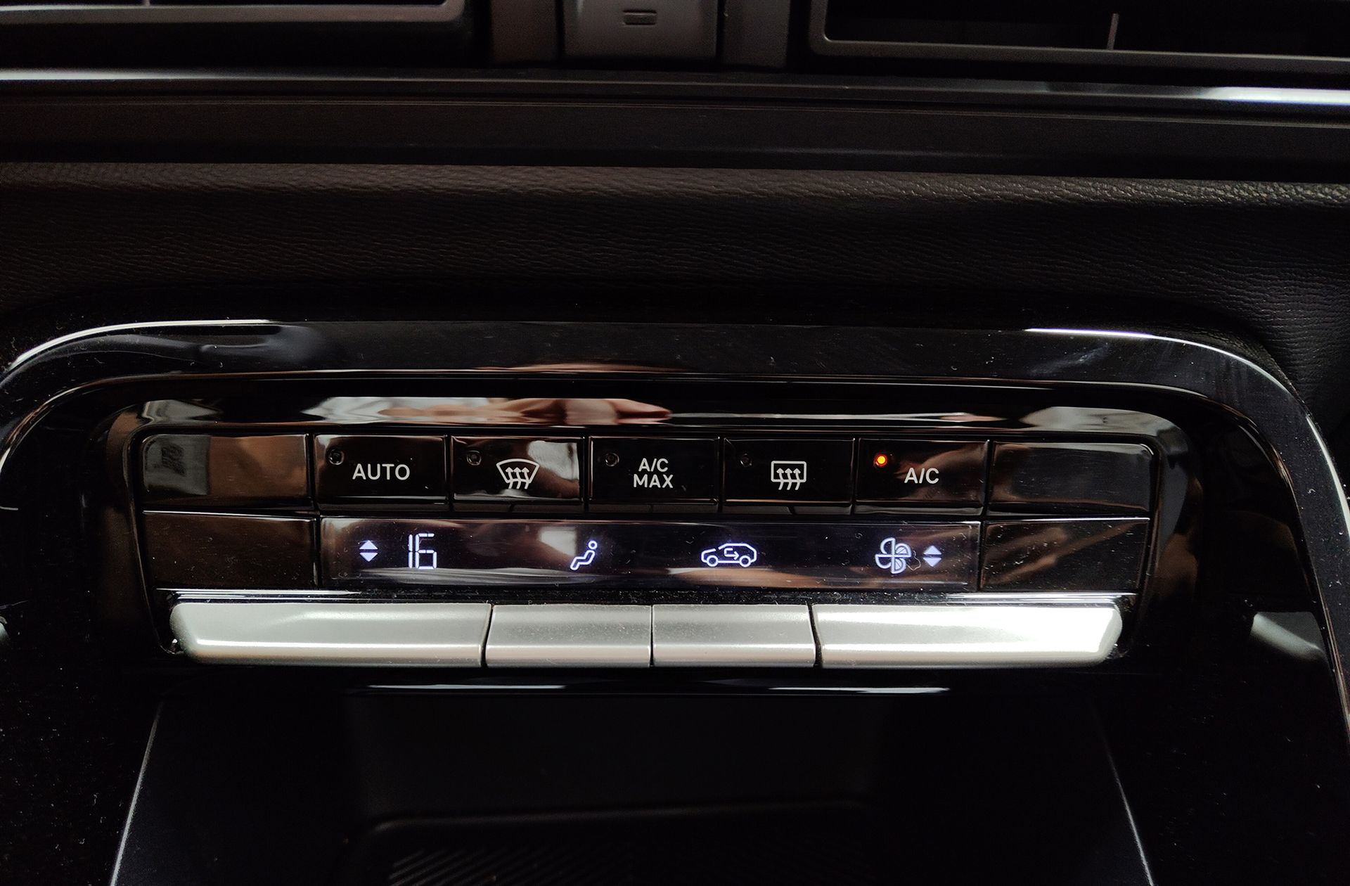Citroën C3 Aircross Hybrid 145 Plus e-DCS6 - foto 29