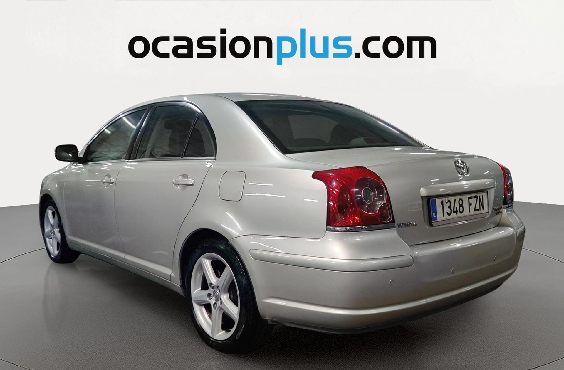 Toyota Avensis 2.2 D-4D Executive - foto 3
