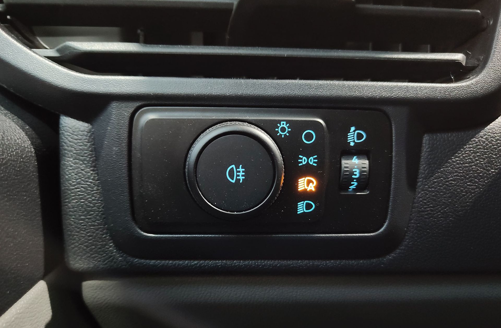 Ford Transit Custom Kombi 2.0 EcoBlue 320 L1 Trend - foto 27