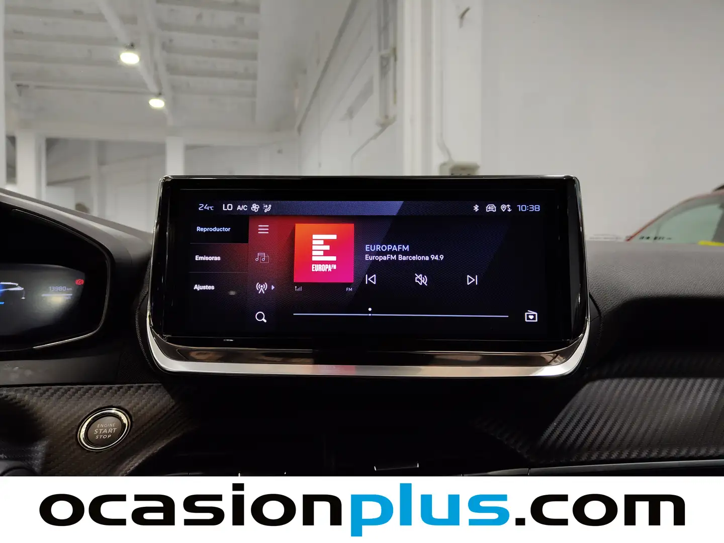 Foto Peugeot 2008 Peugeot 2008 Allure Hybrid eDCS6 (136 CV)