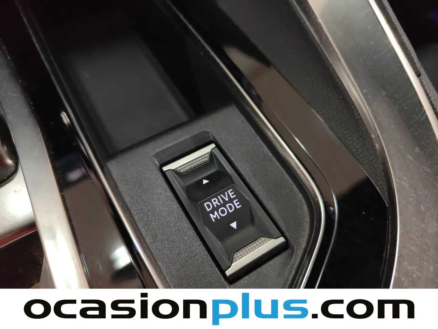 Foto Peugeot 3008 Hybrid Peugeot 3008 Hybrid 225 GT e-EAT8 (225 CV)