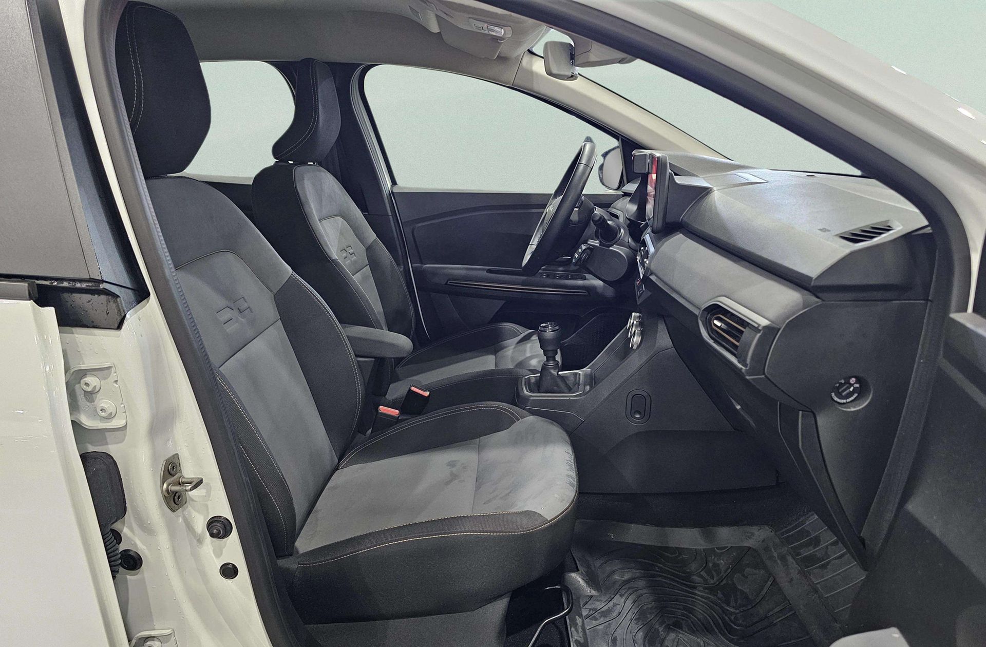Dacia Sandero Stepway Expression Go TCe - foto 18