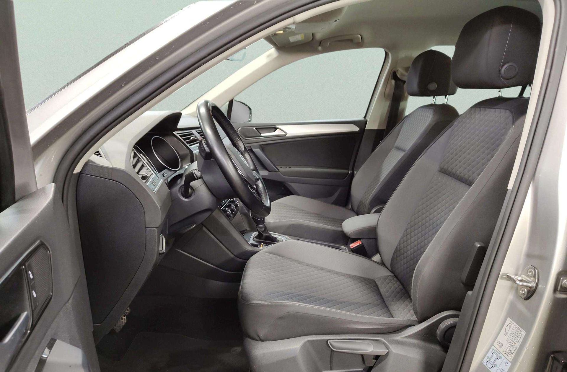 Volkswagen Tiguan Advance 2.0 TDI DSG - foto 17
